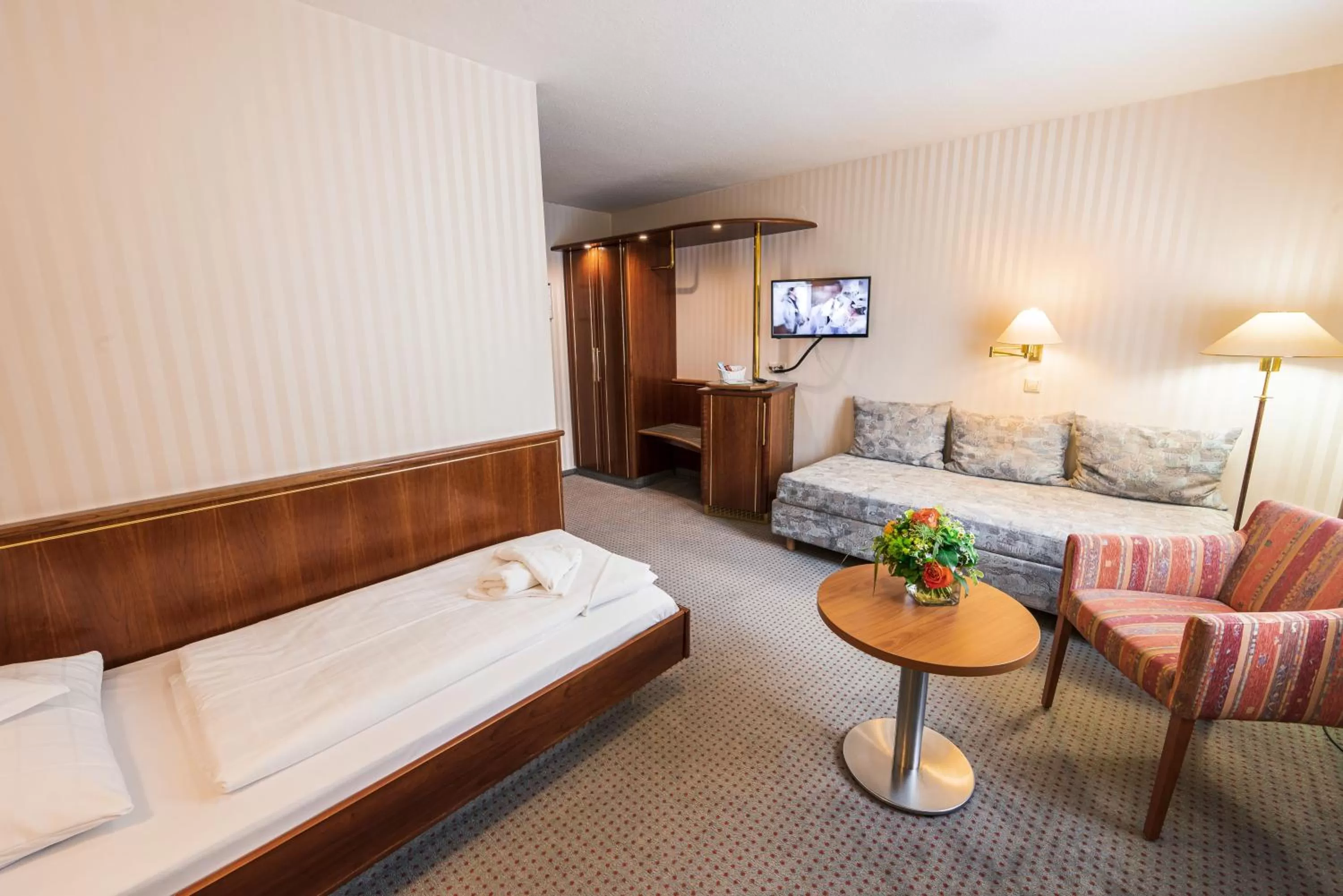 Photo of the whole room, Bed in Hotel Wartburg