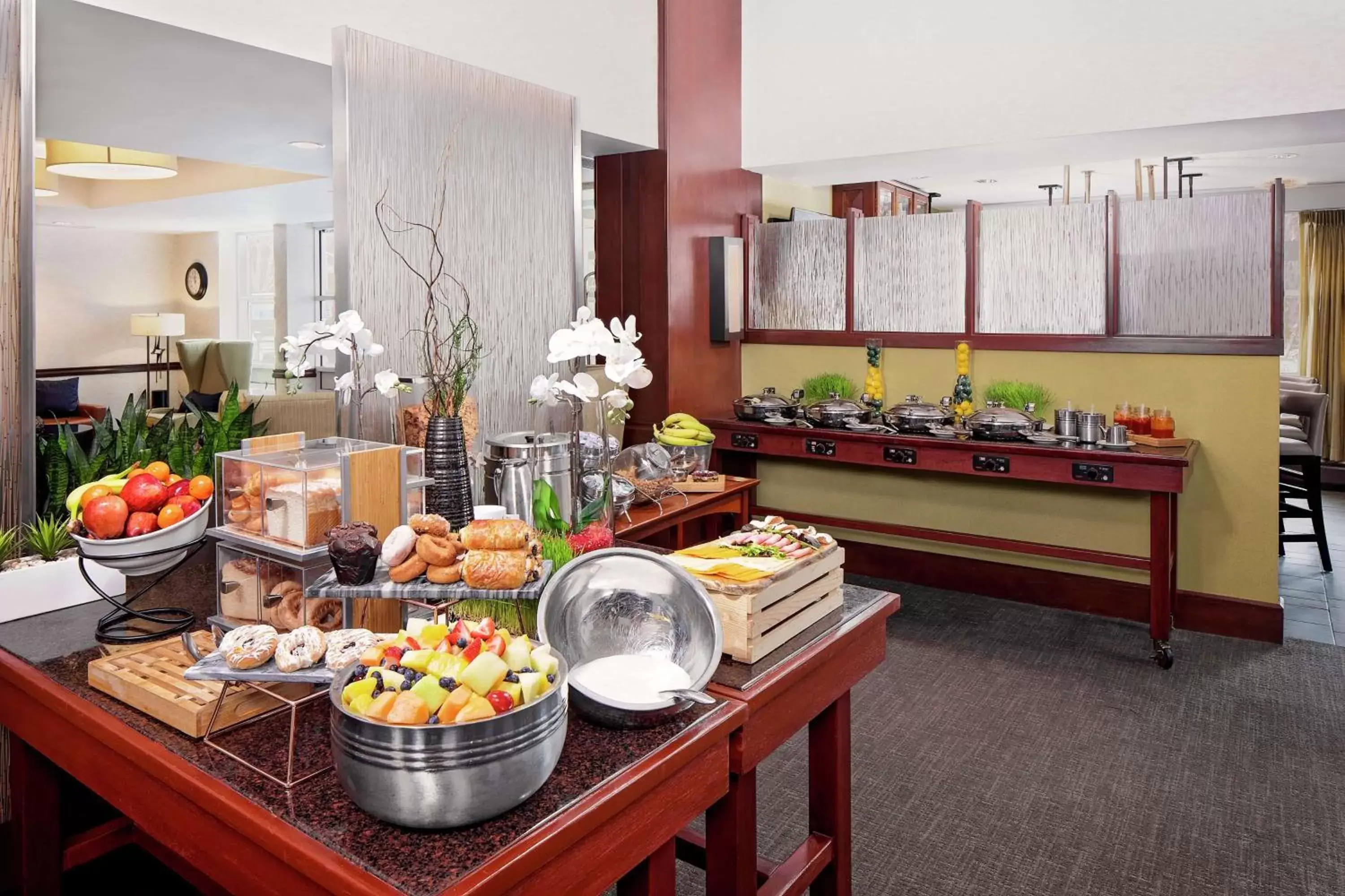 Breakfast, Food in DoubleTree by Hilton Hotel Boston Bayside