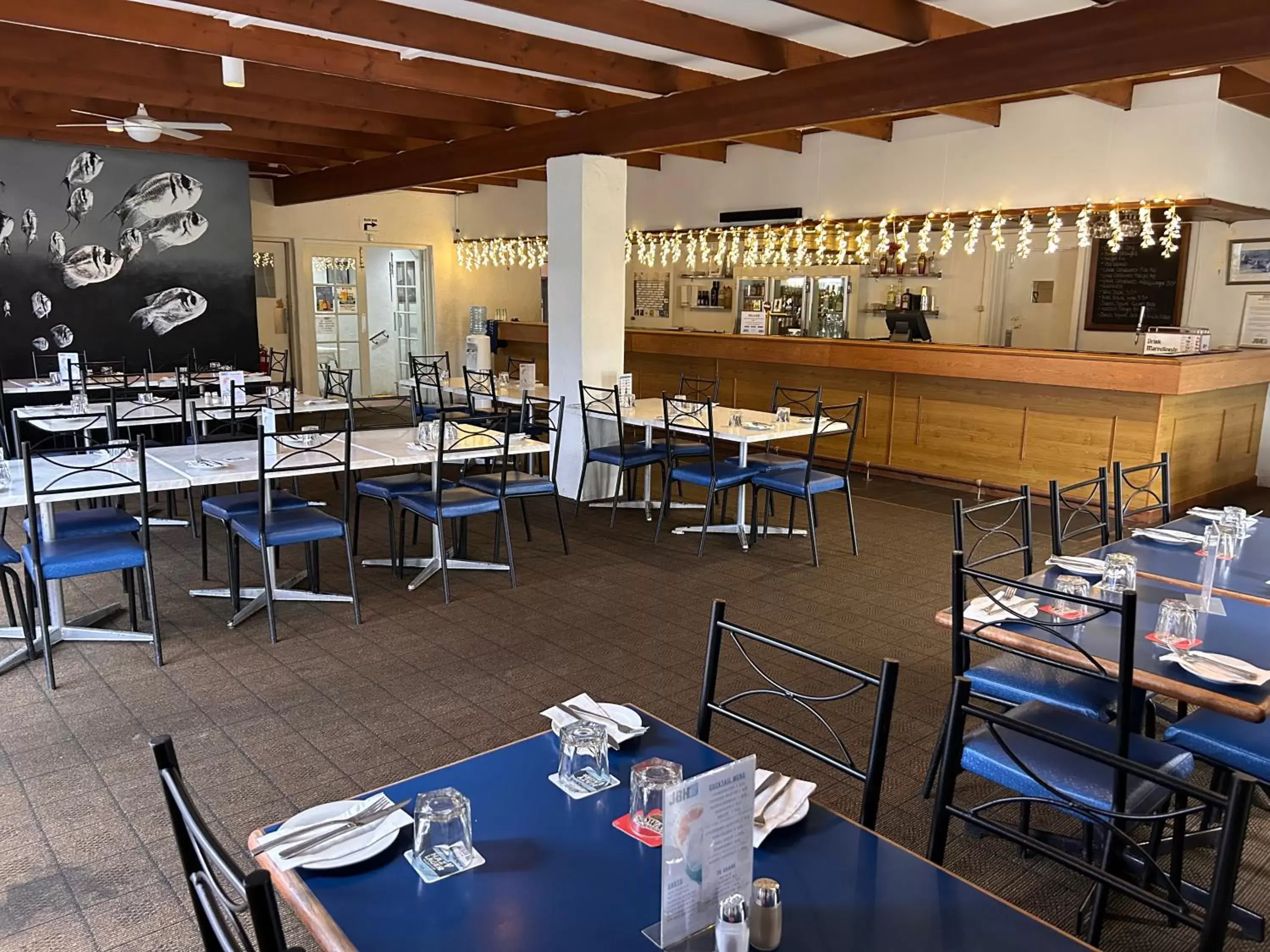 Restaurant/Places to Eat in Jurien Bay Hotel Motel