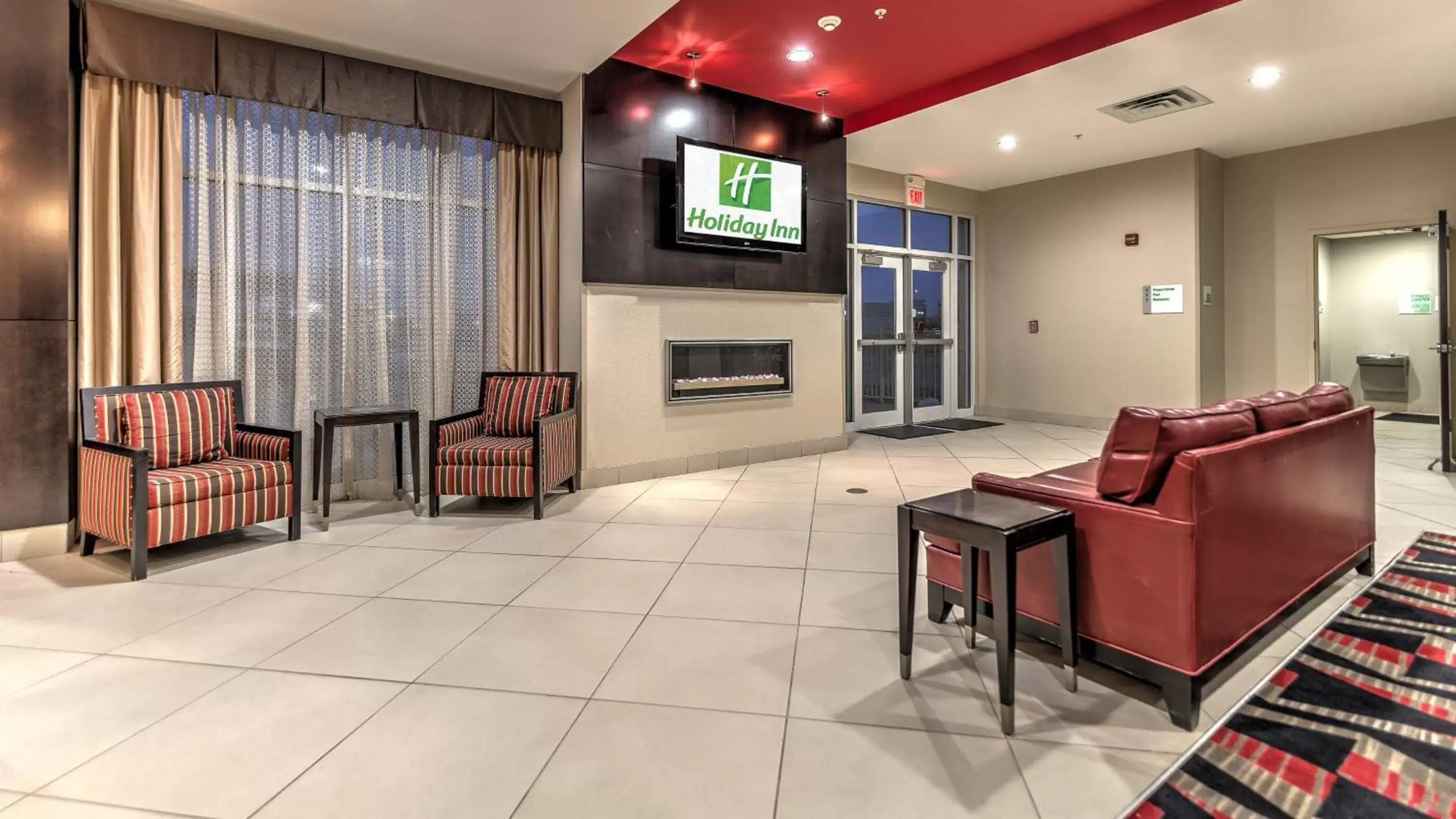 Lobby or reception, Lobby/Reception in Holiday Inn North Quail Springs, an IHG Hotel