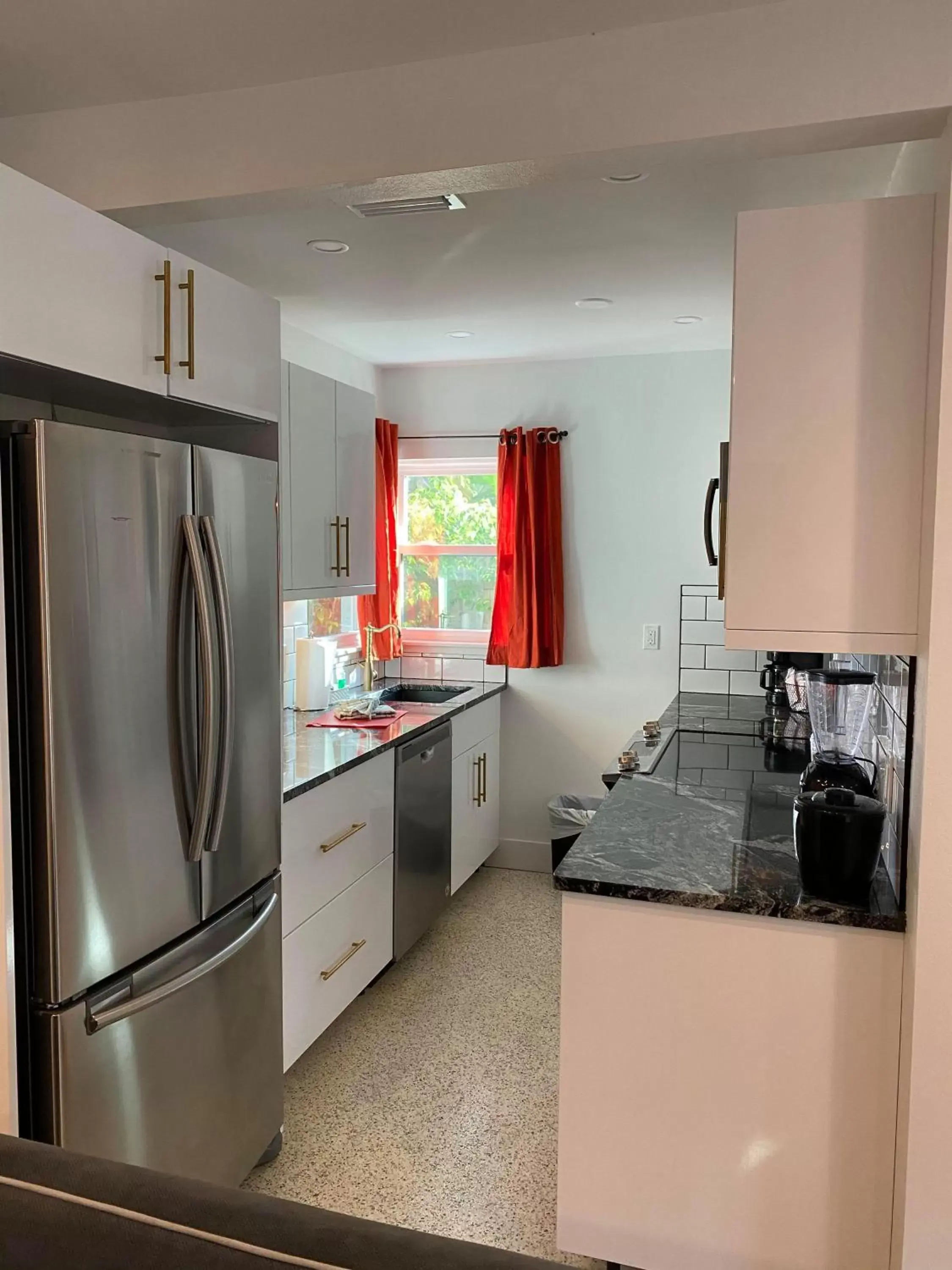 Kitchen/Kitchenette in Captiva Beach Resort (open private beach access)