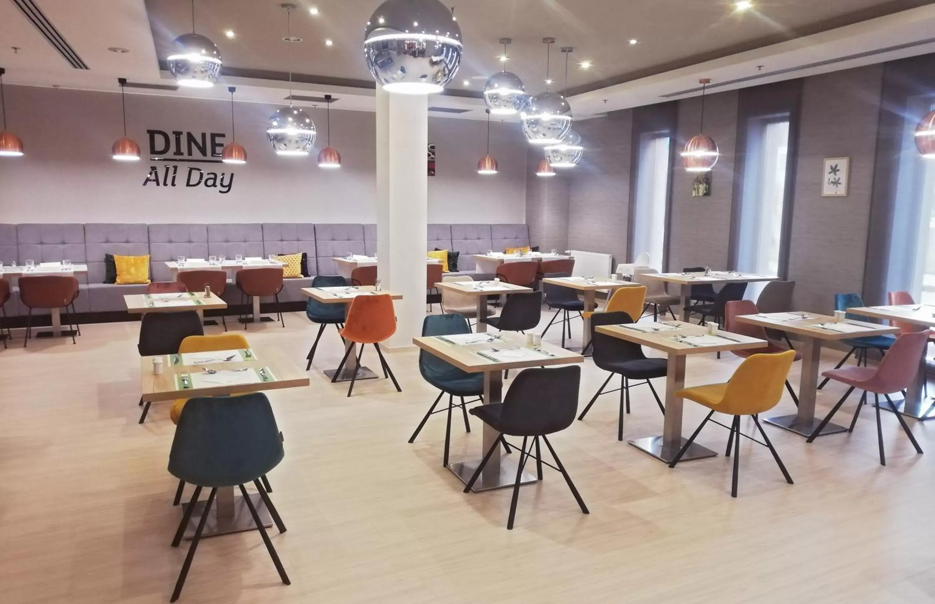 Restaurant/places to eat in Holiday Inn Trnava by IHG Restaurant/places to eat in Holiday Inn Trnava by IHG