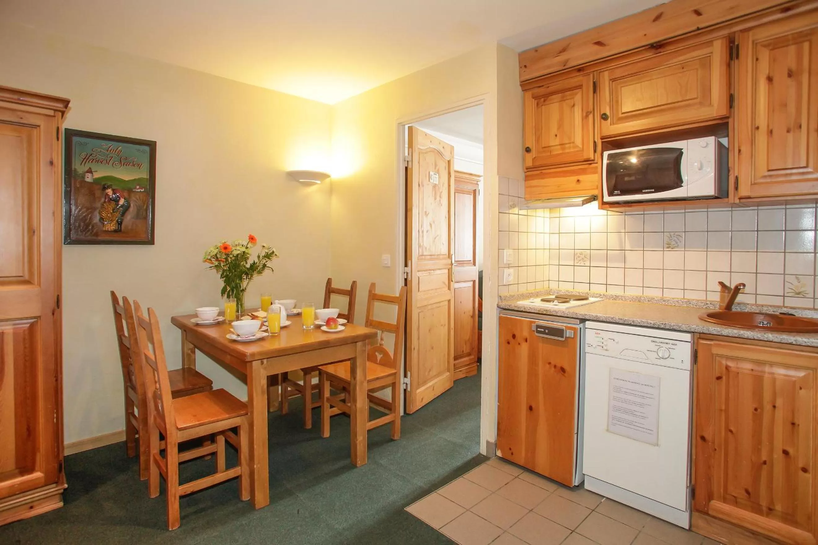Kitchen or kitchenette, Kitchen/Kitchenette in Odalys Chalet Alpina