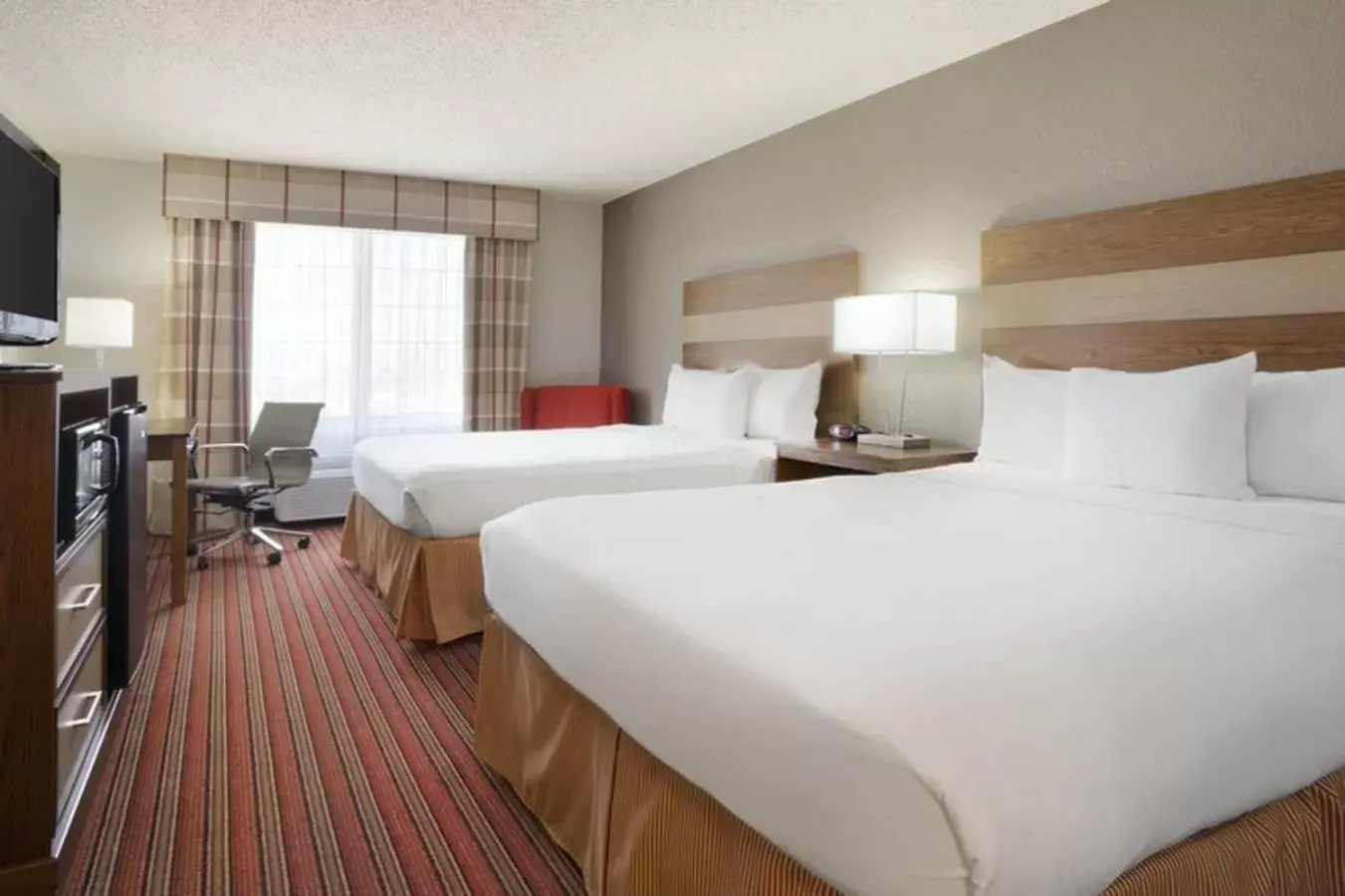 Bed in Country Inn & Suites by Radisson, DFW Airport South, TX