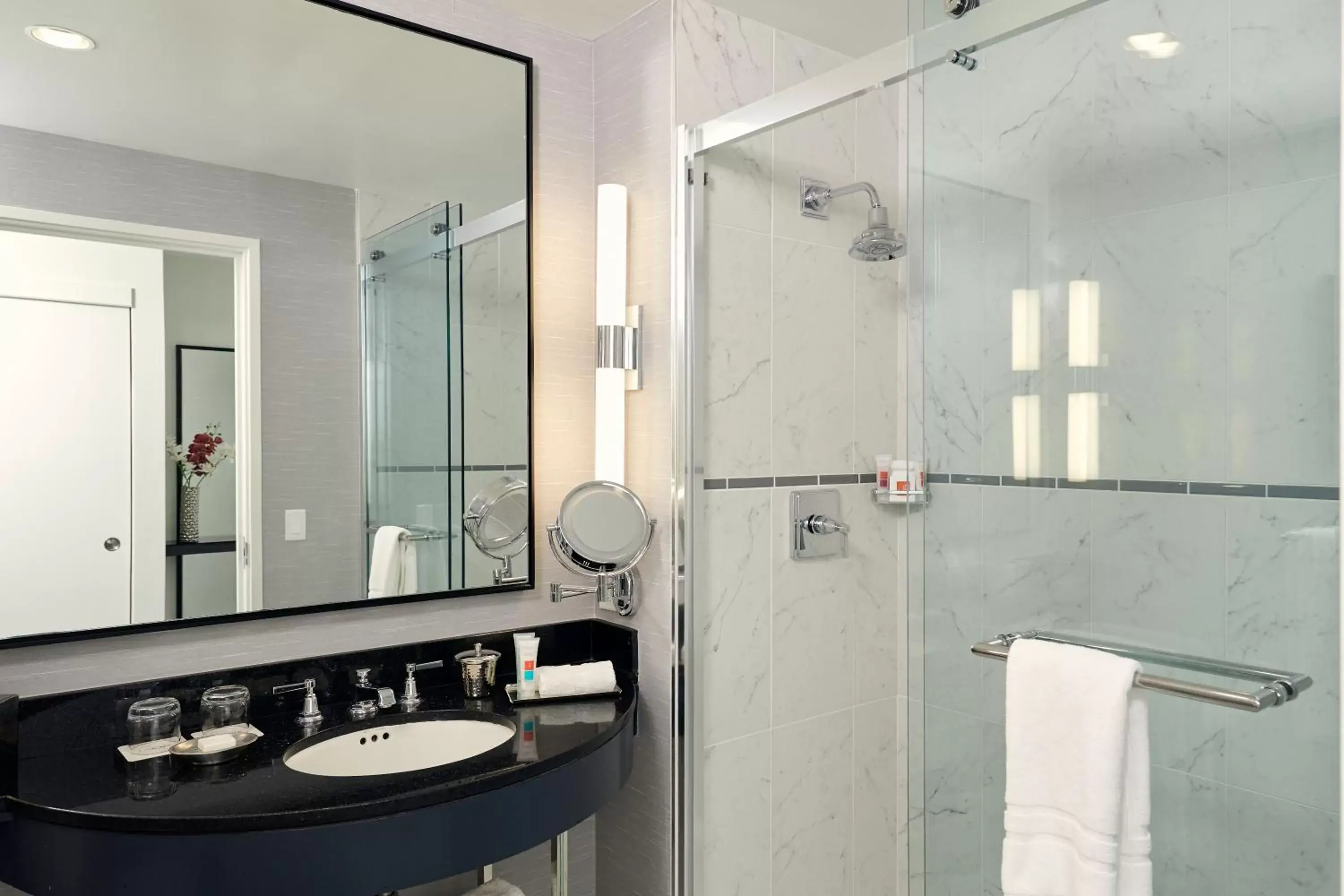 Property building in Loews Philadelphia Hotel Property building in Loews Philadelphia Hotel