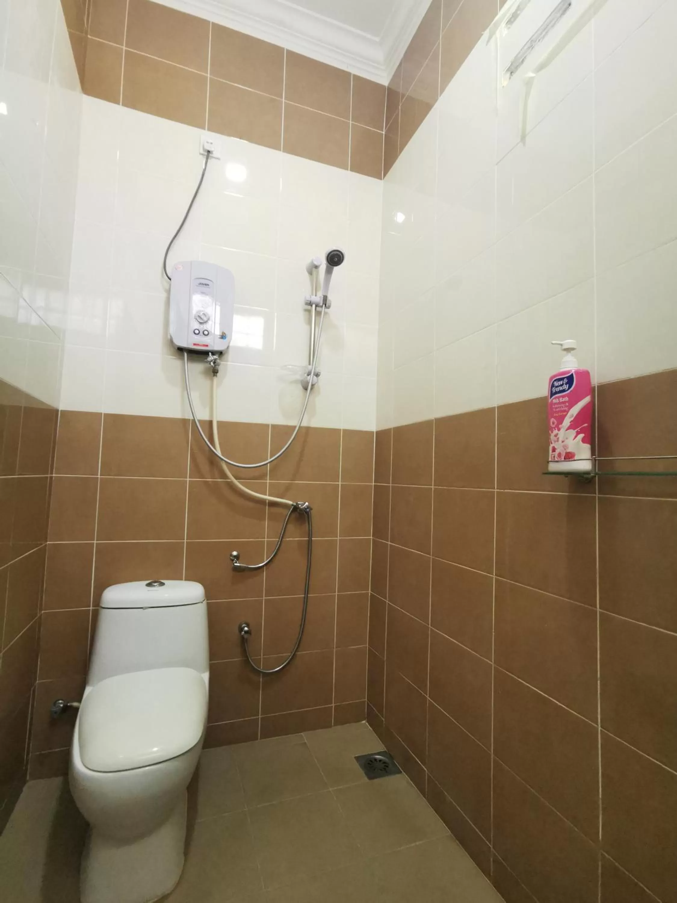 Bathroom in Cenang Room Rahsia Motel