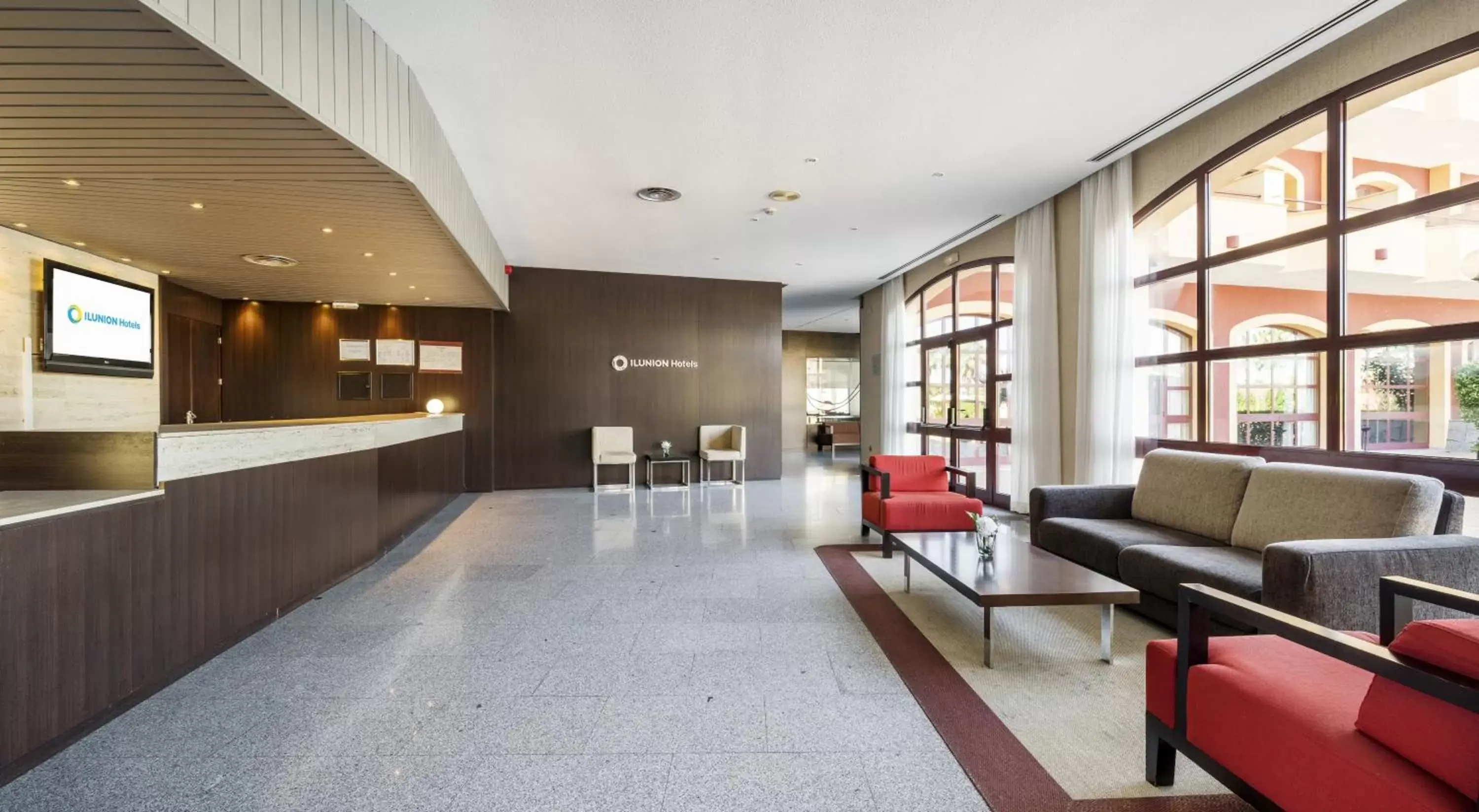 Lobby or reception in Ilunion Golf Badajoz Lobby or reception in Ilunion Golf Badajoz