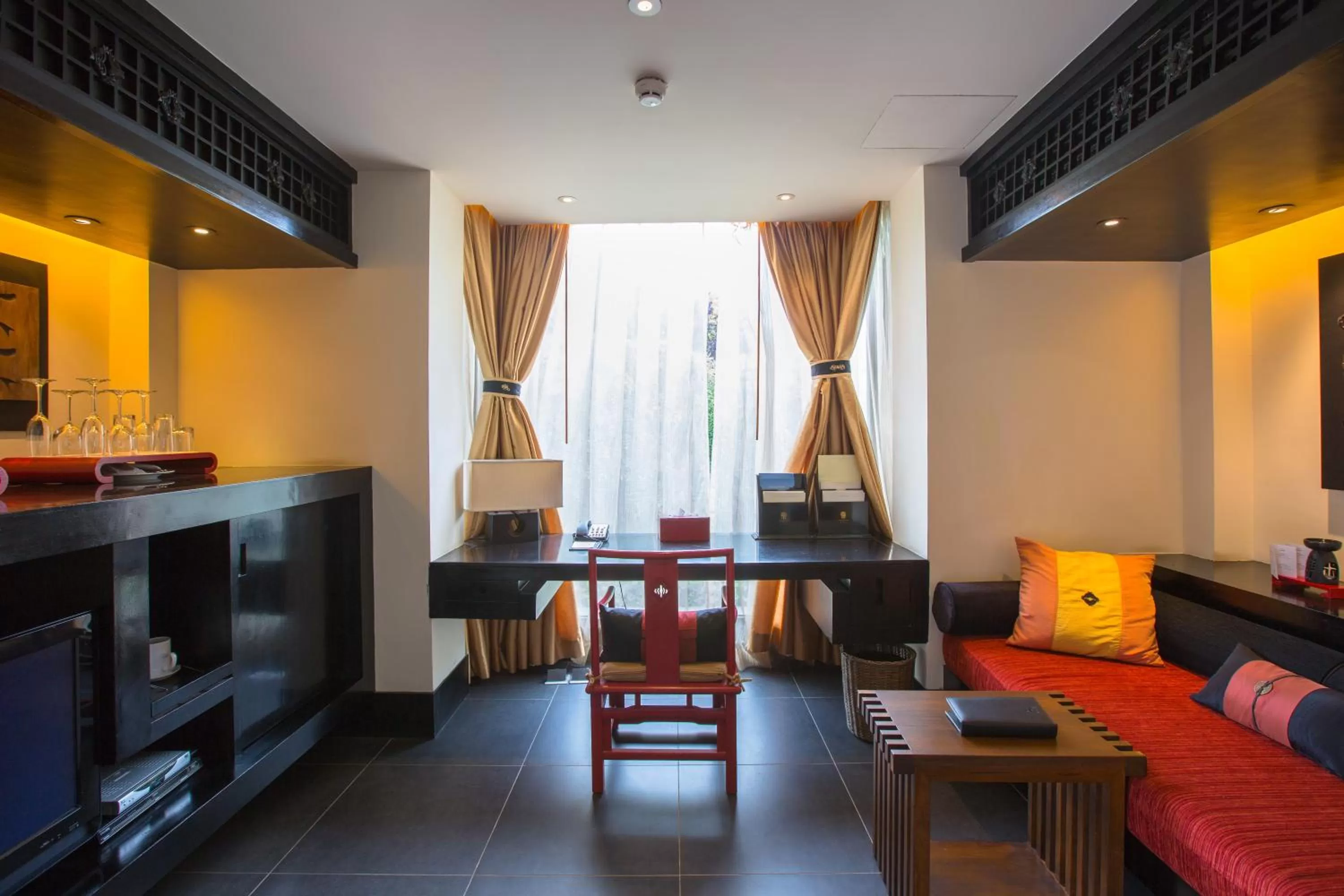 Seating area in Banyan Tree Lijiang