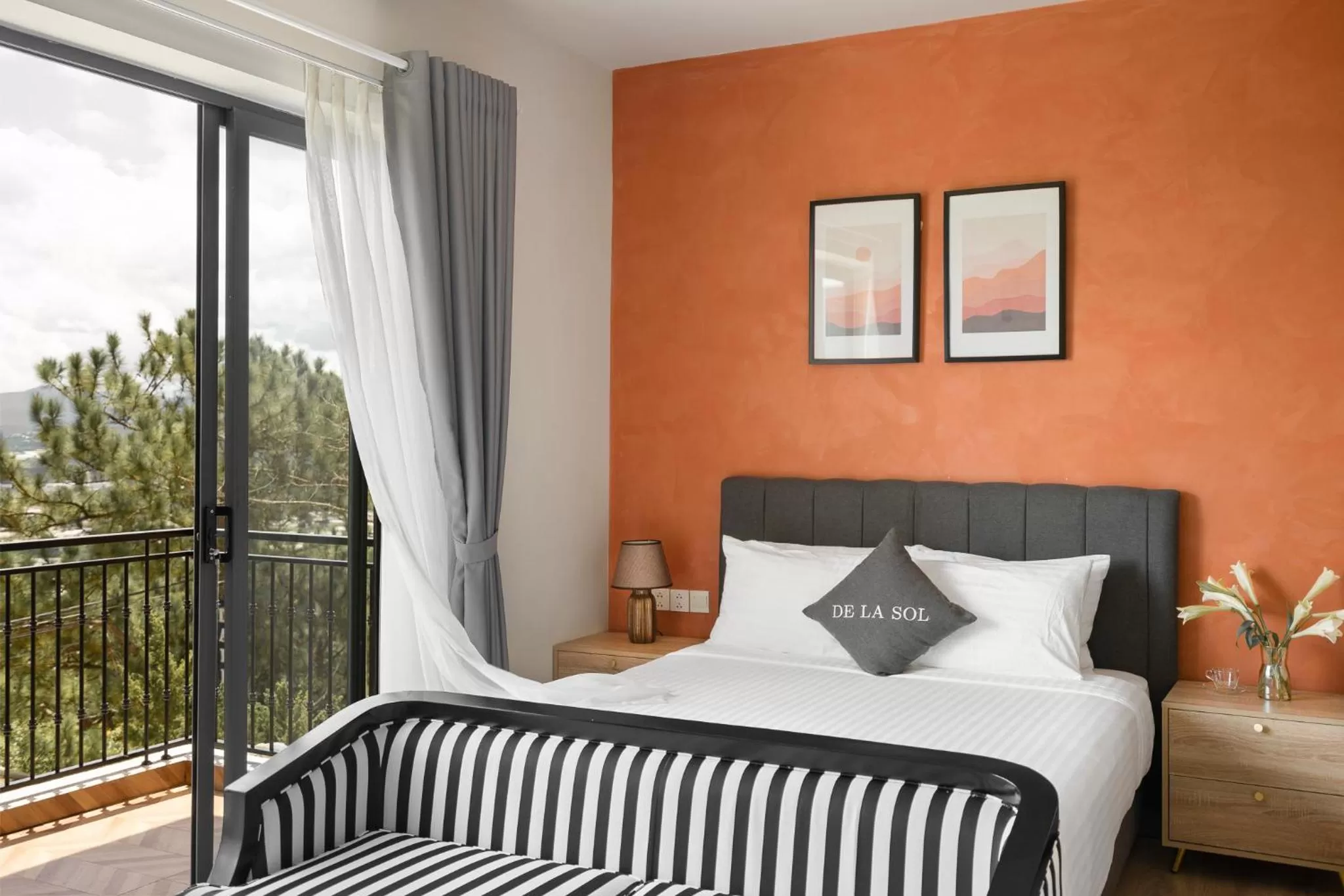 Bed in De La Sol Villa Dalat