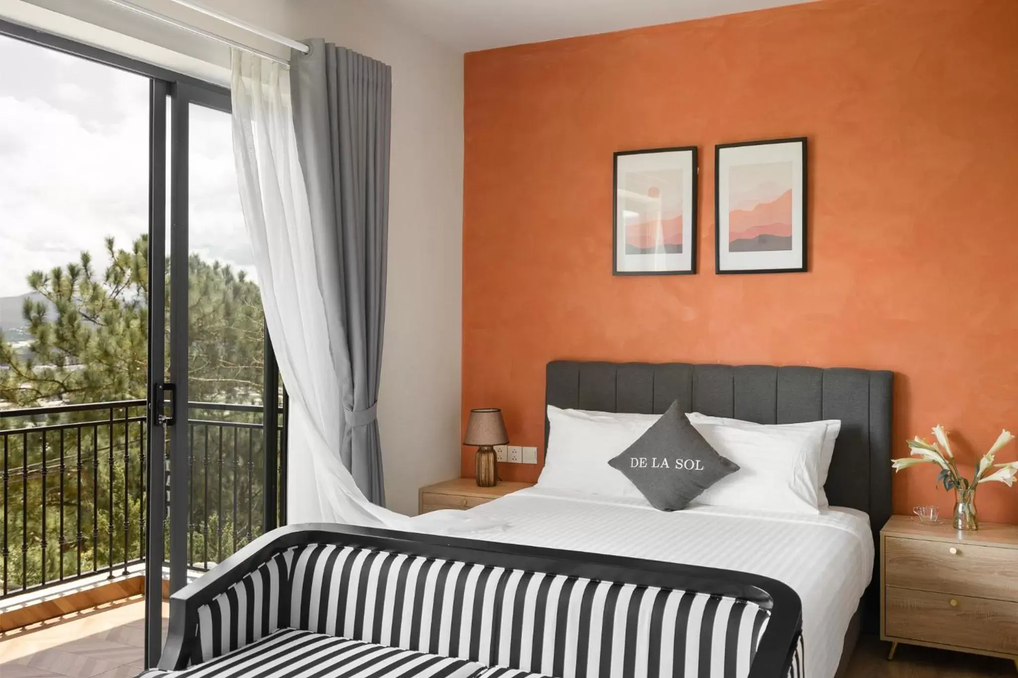 Double Room with Balcony in De La Sol Villa Dalat Double Room with Balcony in De La Sol Villa Dalat