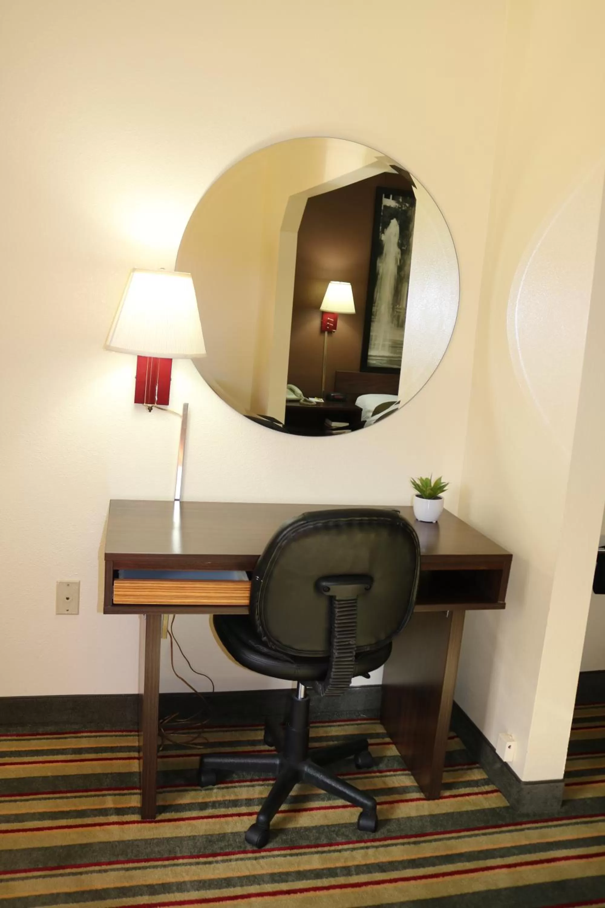 Bedroom in Super 8 by Wyndham Dublin