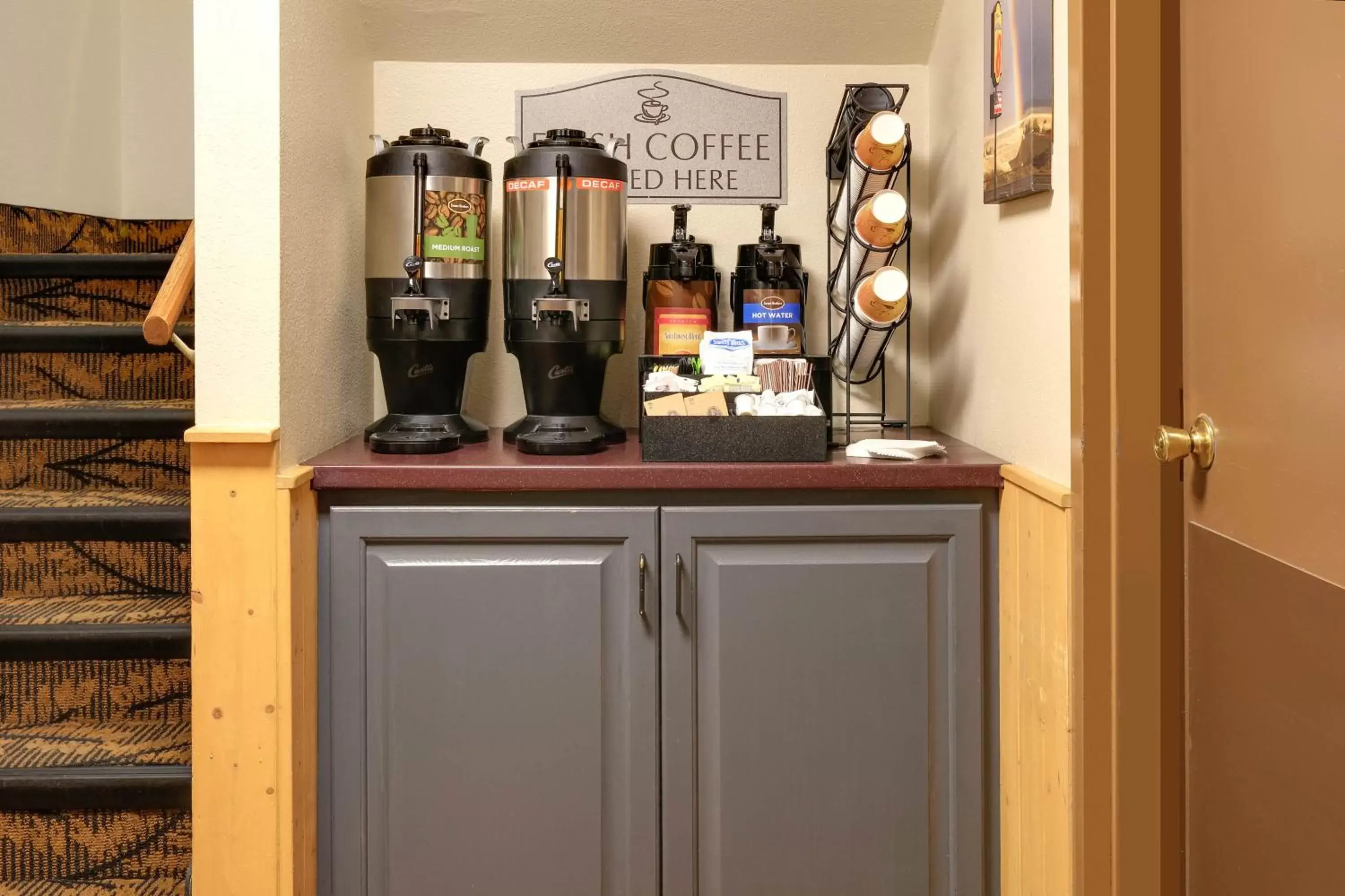 Coffee/tea facilities, Lobby/Reception in Super 8 by Wyndham Cody