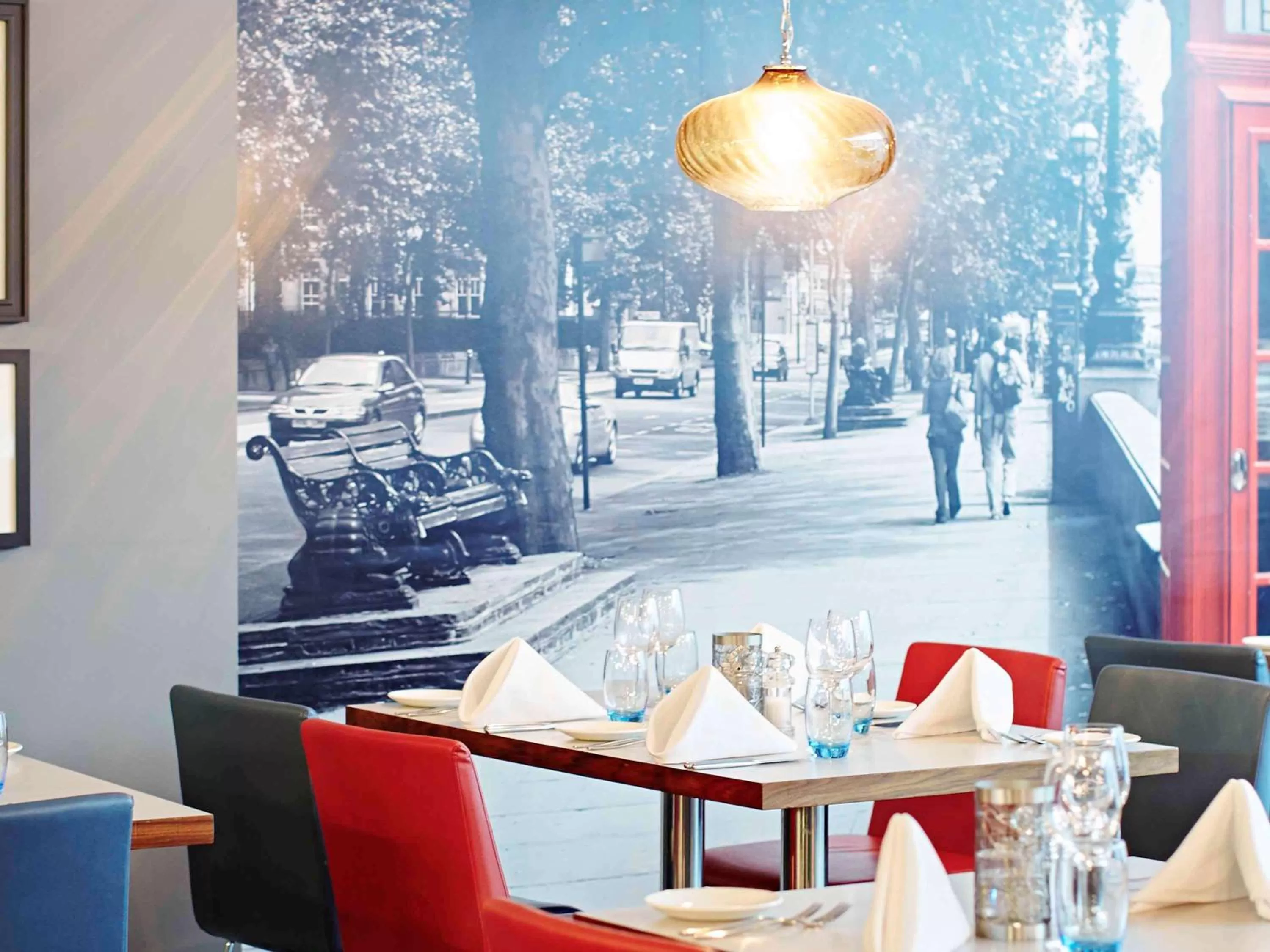 Restaurant/places to eat in Novotel London Waterloo