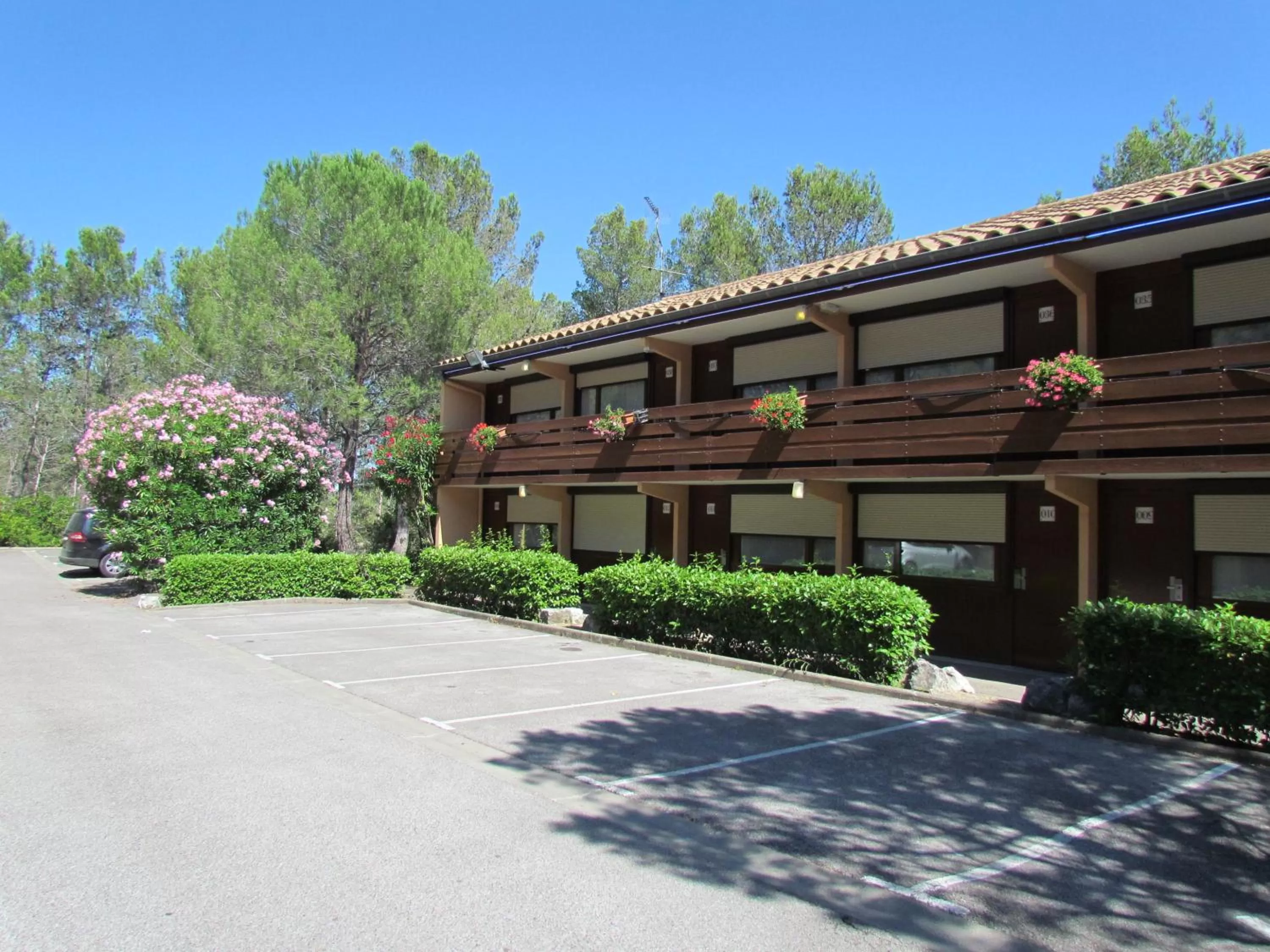 Facade/entrance in Kyriad Montpellier Nord Parc Euromédecine