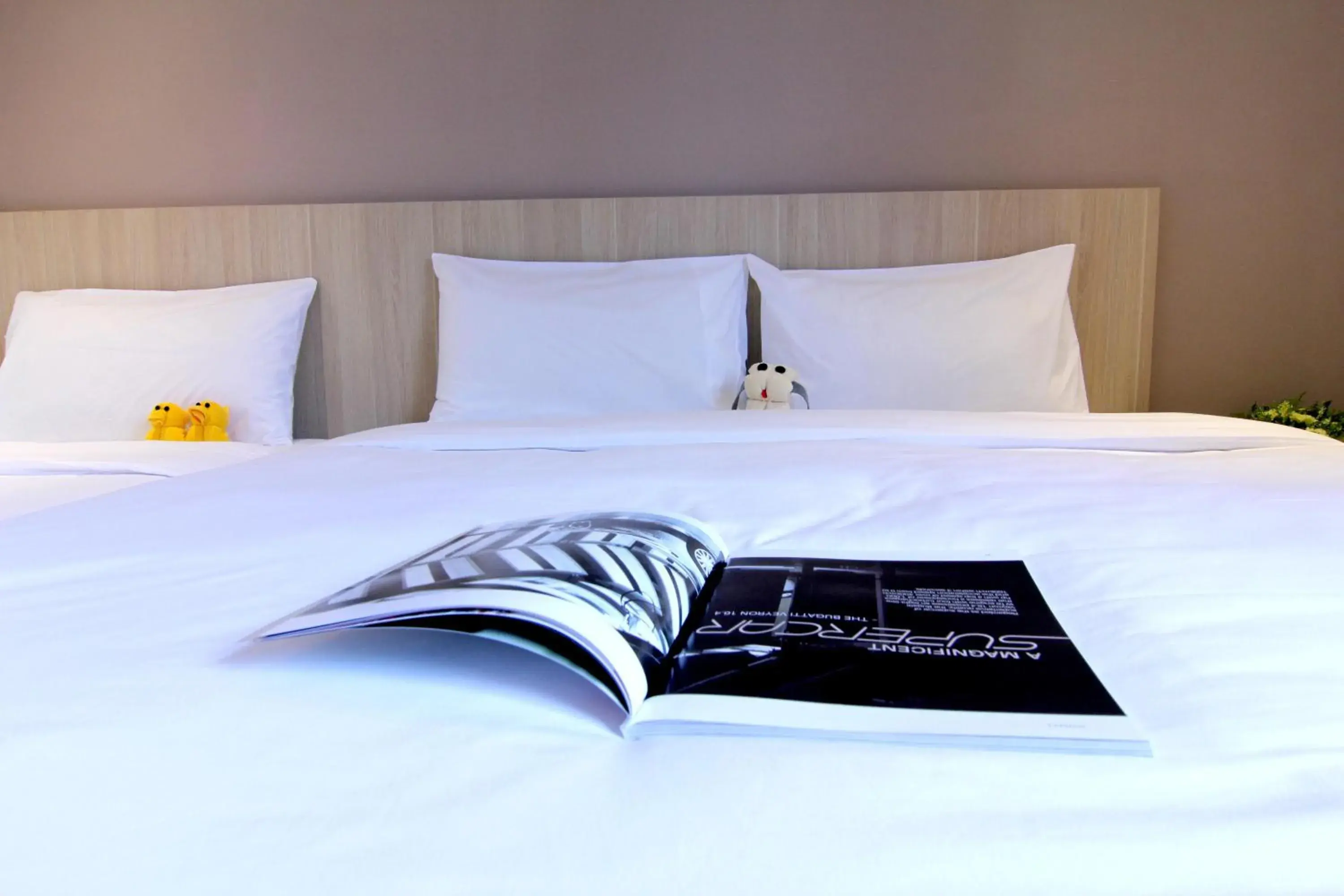 Bedroom, Bed in Pacific Express Hotel Chinatown