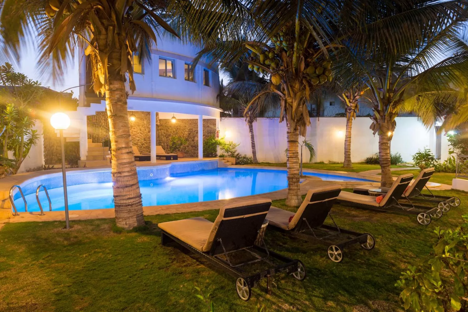 Swimming pool in La Résidence