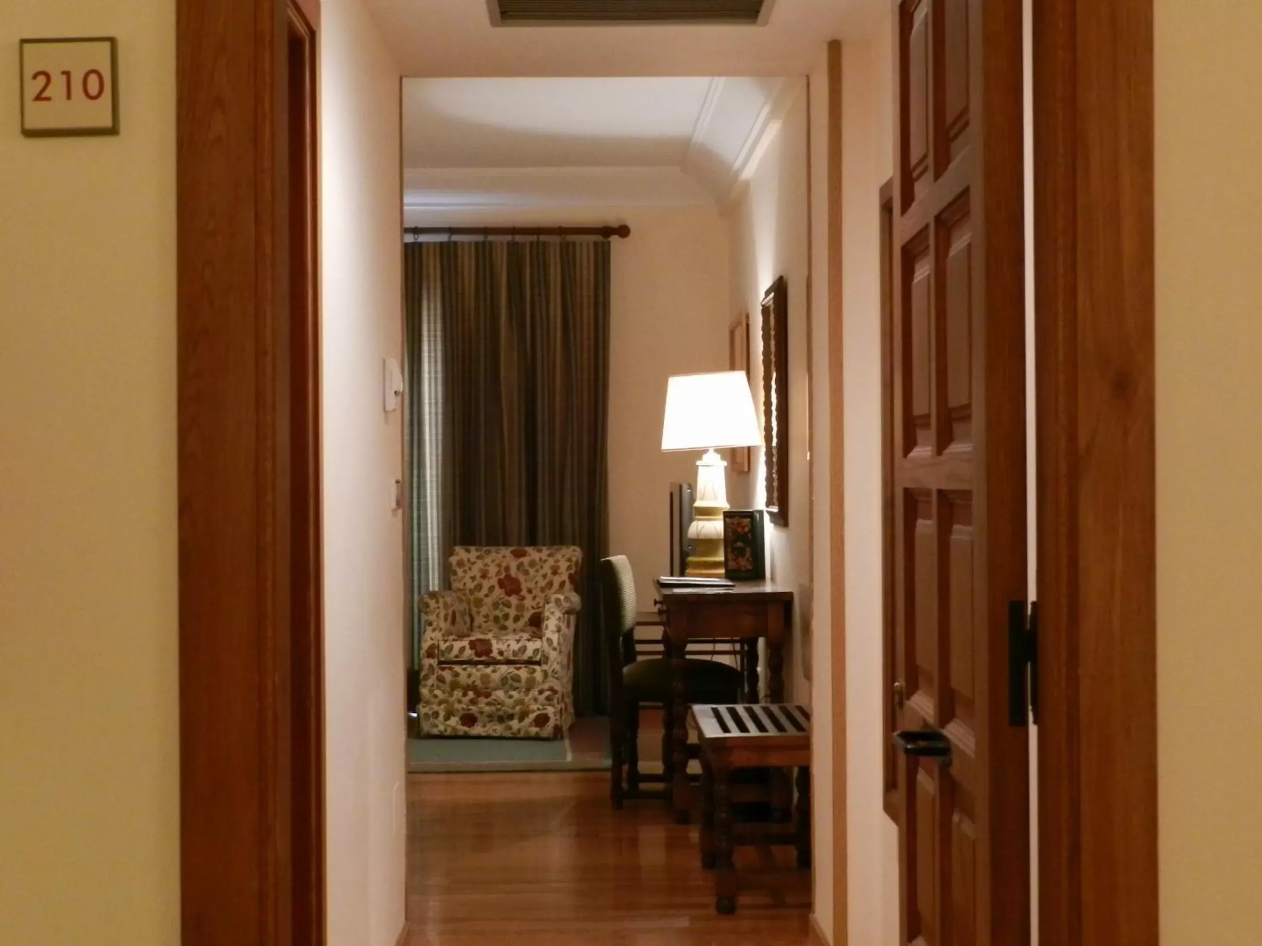 Photo of the whole room, Seating Area in Parador de Vilalba