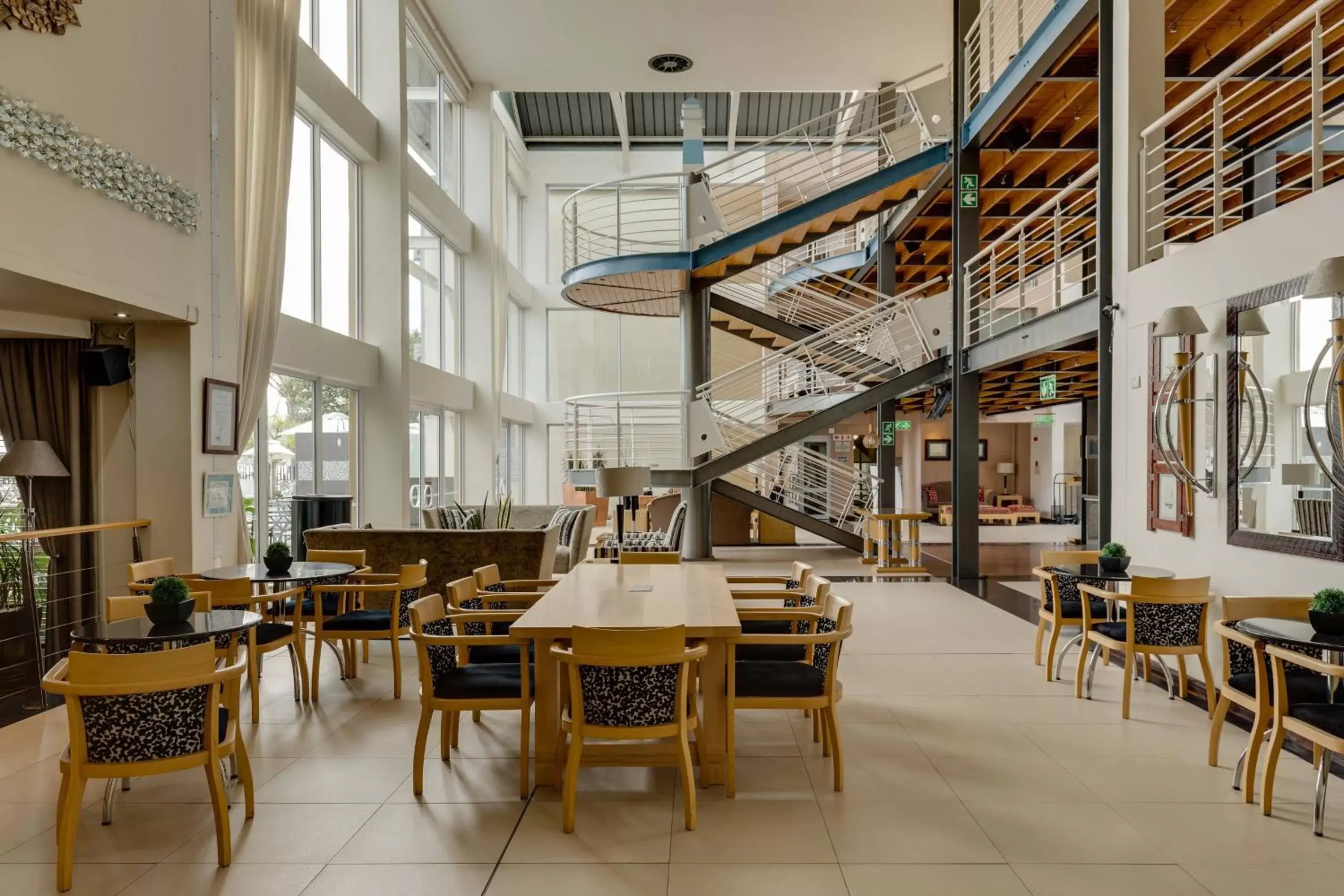 Lobby or reception, Restaurant/Places to Eat in Protea Hotel by Marriott Knysna Quays