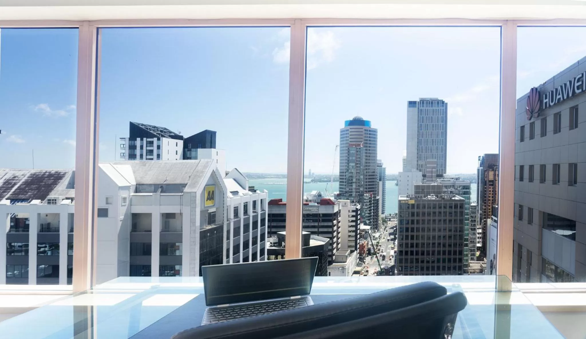 Photo of the whole room in Crowne Plaza Auckland by IHG