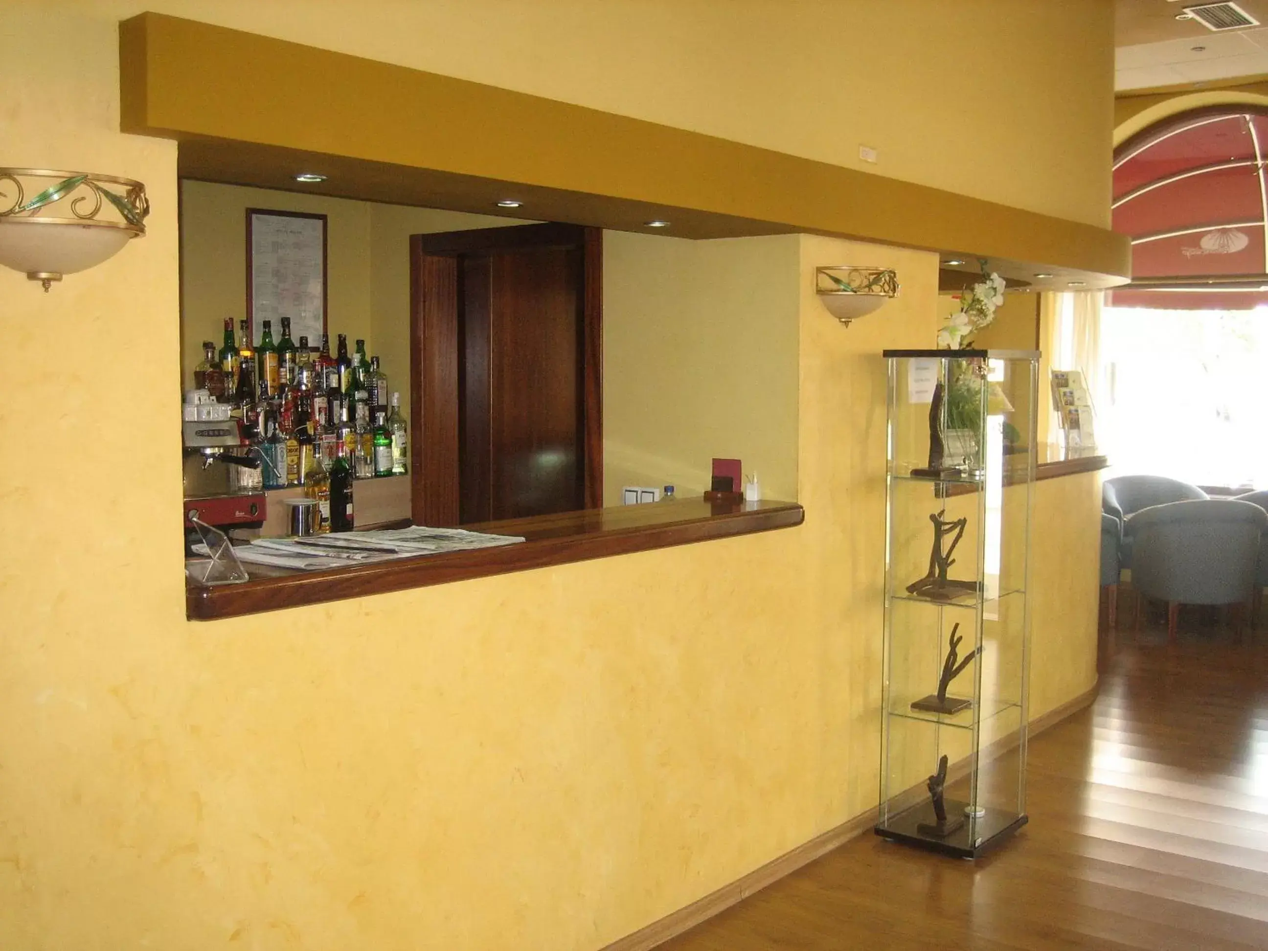 Lounge or bar, Lobby/Reception in Hotel Santiago