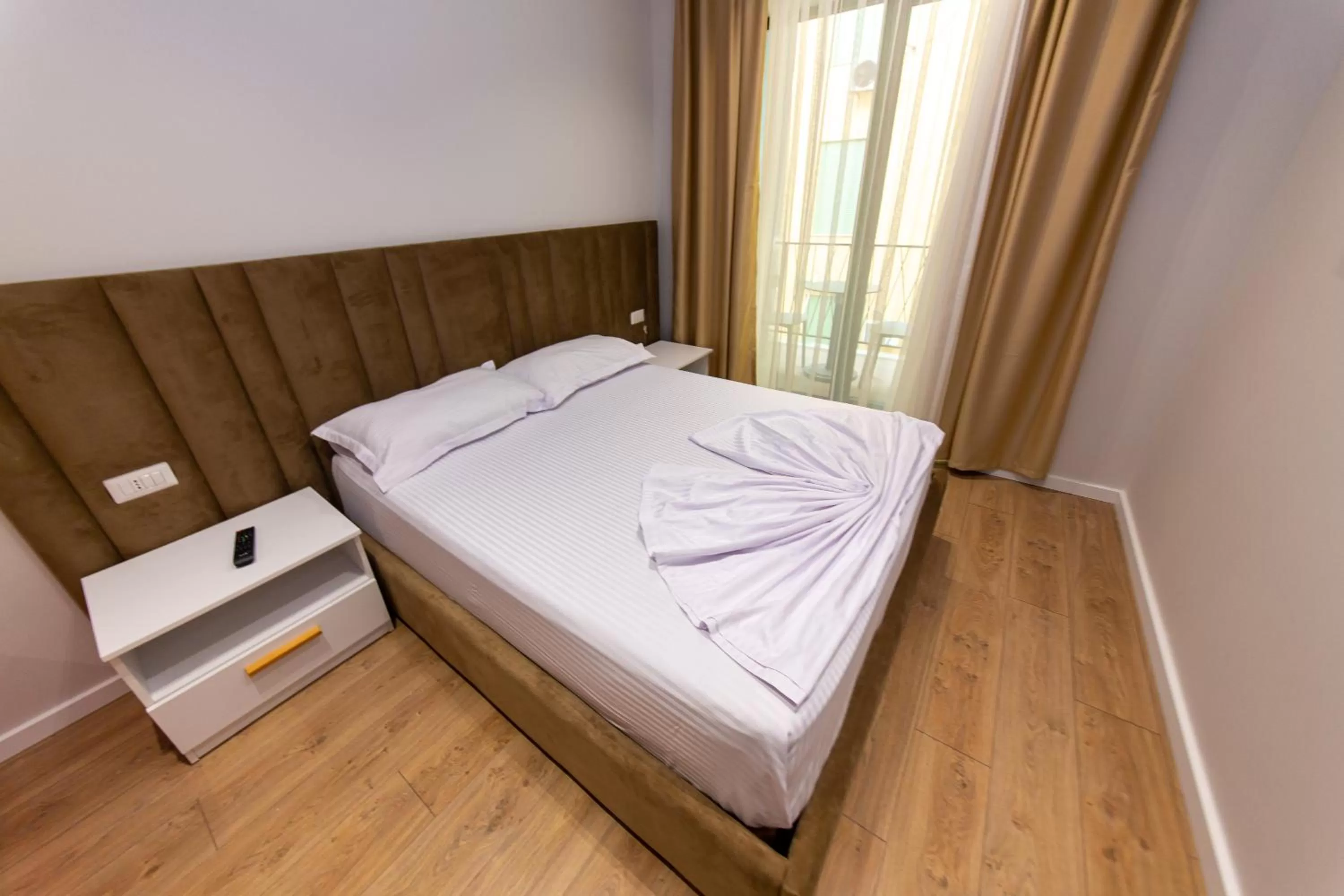 Photo of the whole room, Bed in Hotel Alion