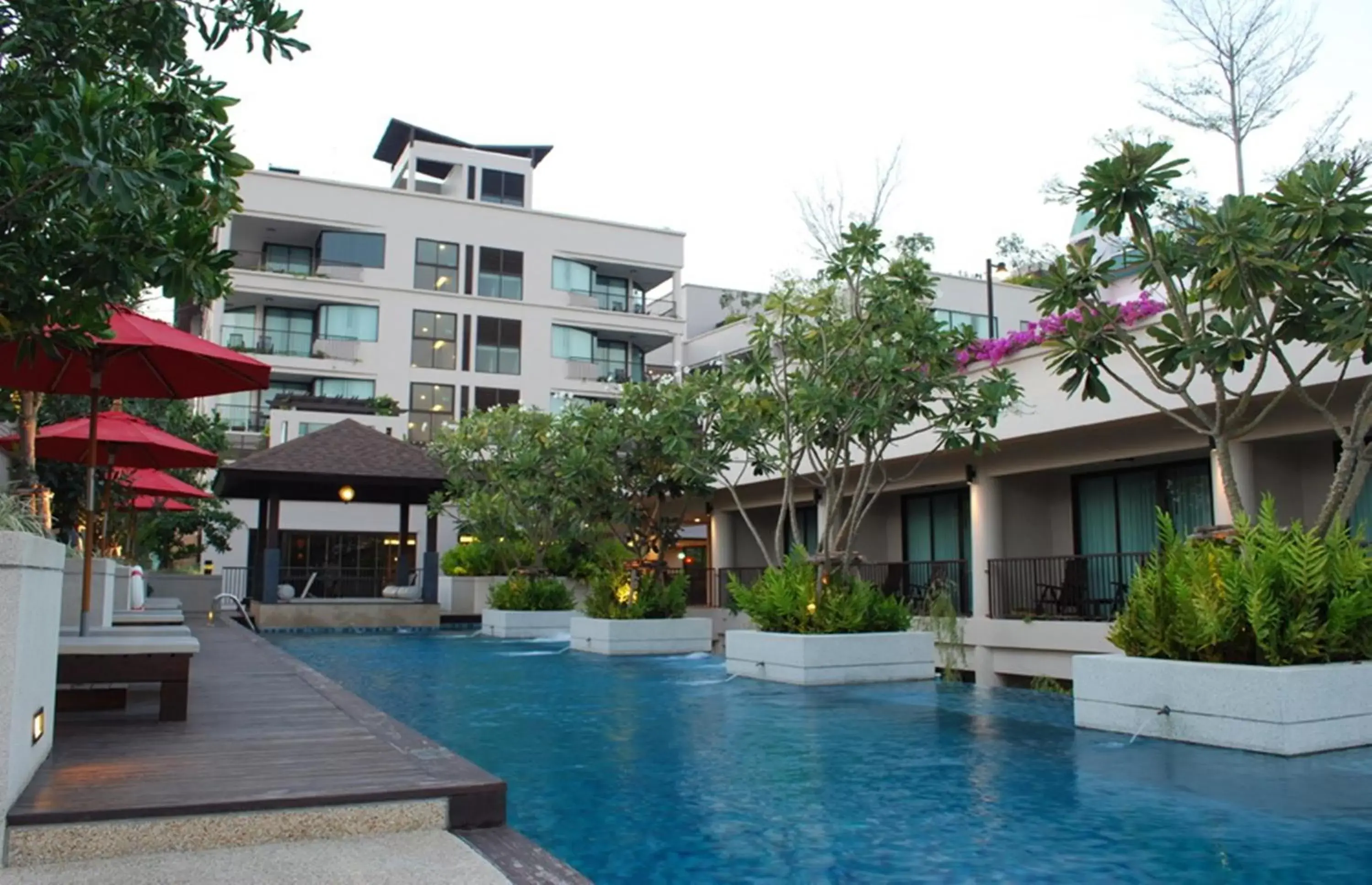 Swimming pool in Tara Mantra Cha-Am Resort Swimming pool in Tara Mantra Cha-Am Resort