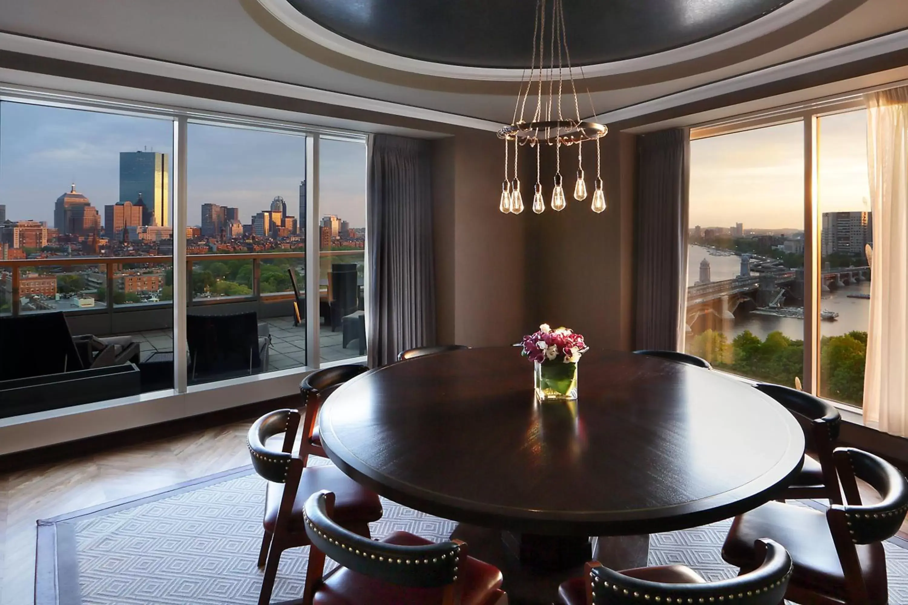 Bedroom, Dining Area in The Liberty, a Luxury Collection Hotel, Boston