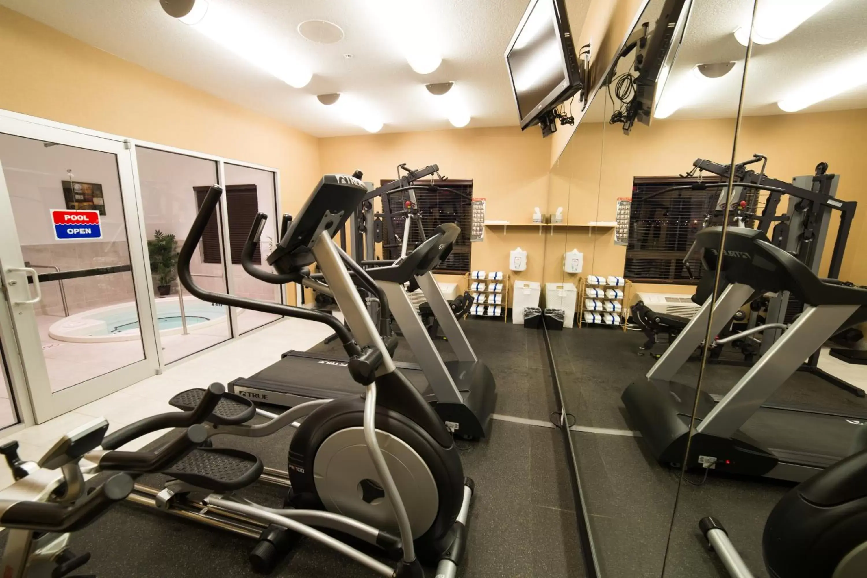 Fitness centre/facilities, Fitness Center/Facilities in Holiday Inn Express & Suites Whitecourt, an IHG Hotel