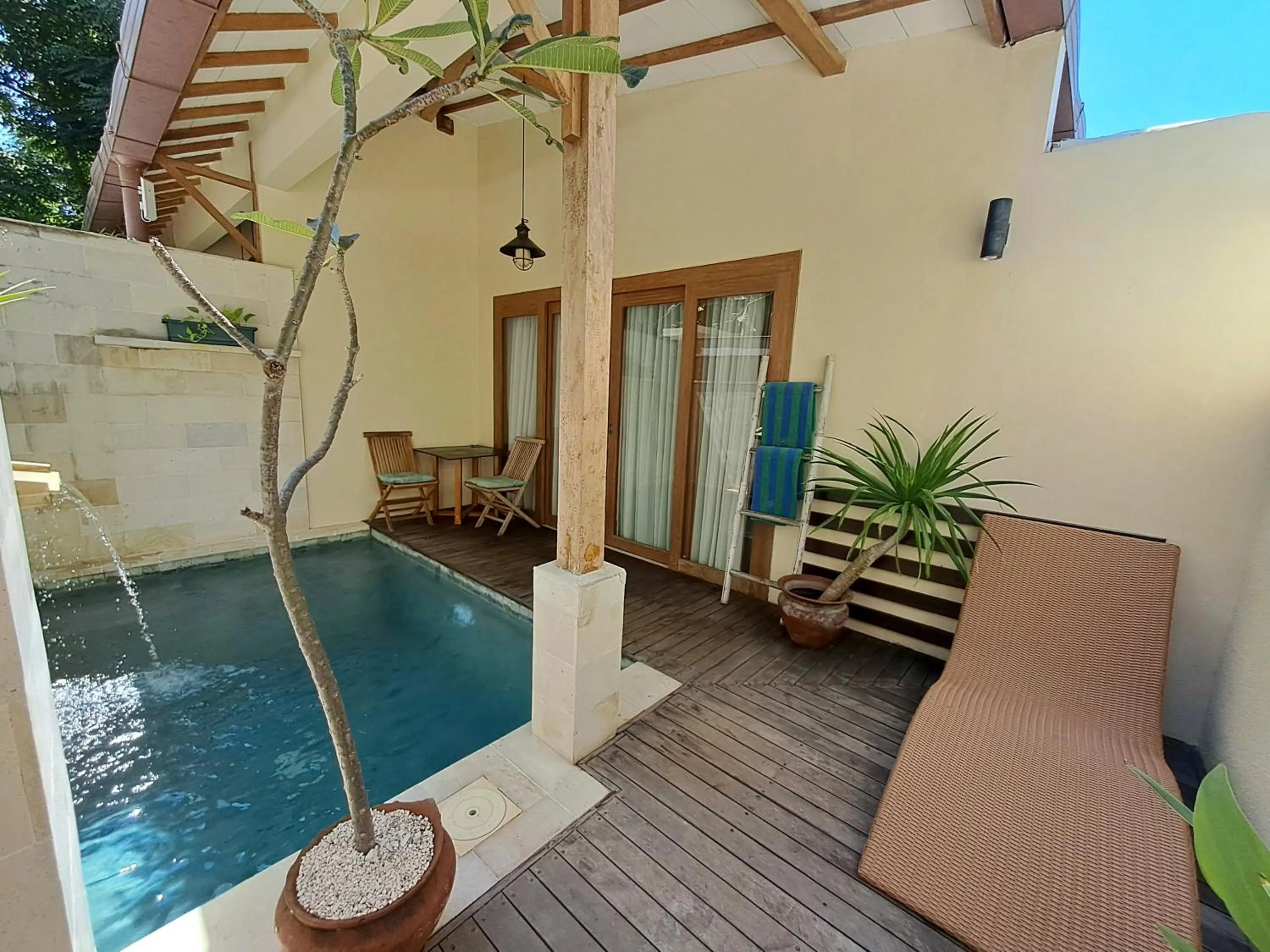 Swimming pool in Ke Rensia Private Pool Villas Gili Air