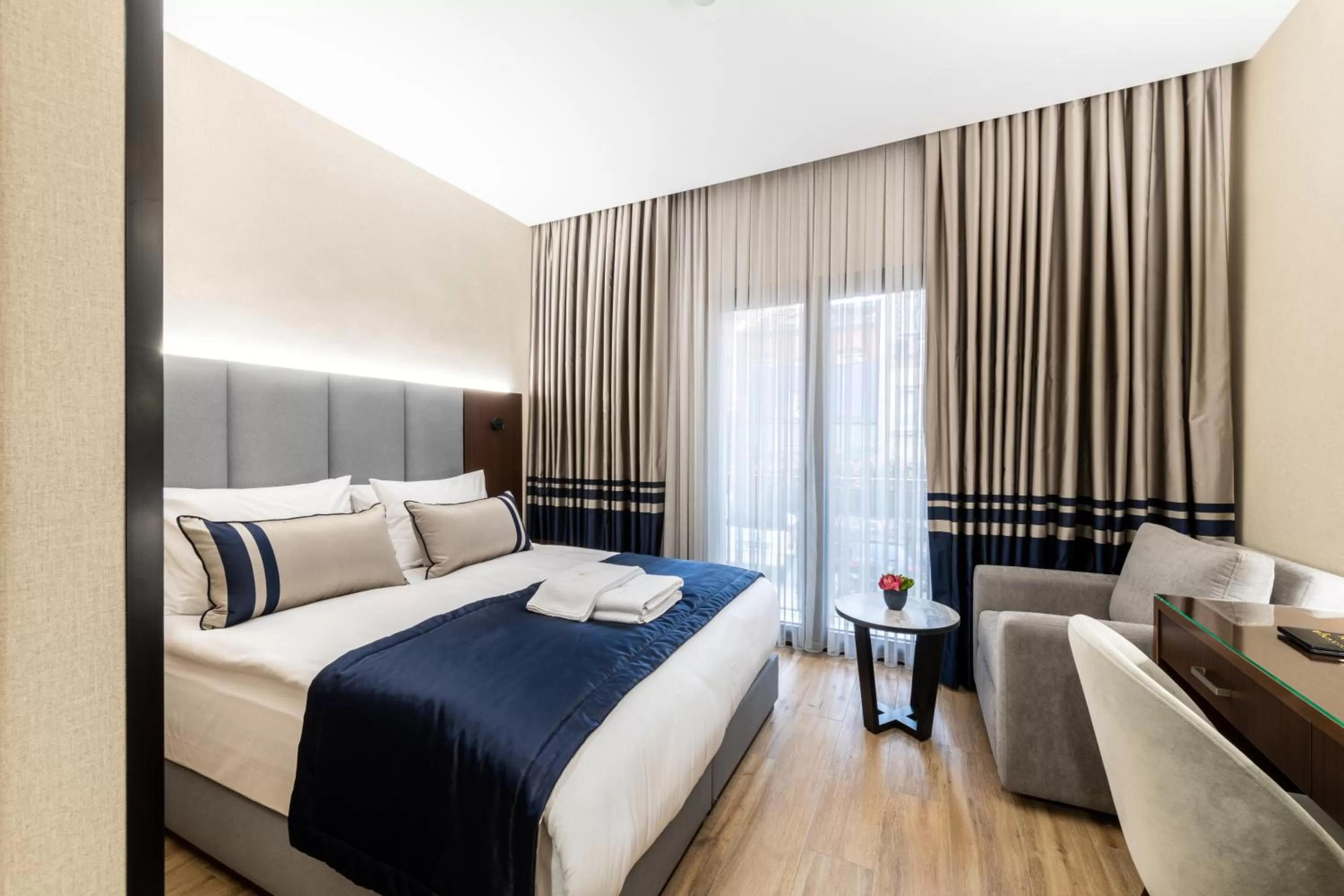 Photo of the whole room, Bed in Aprilis Deluxe Hotel