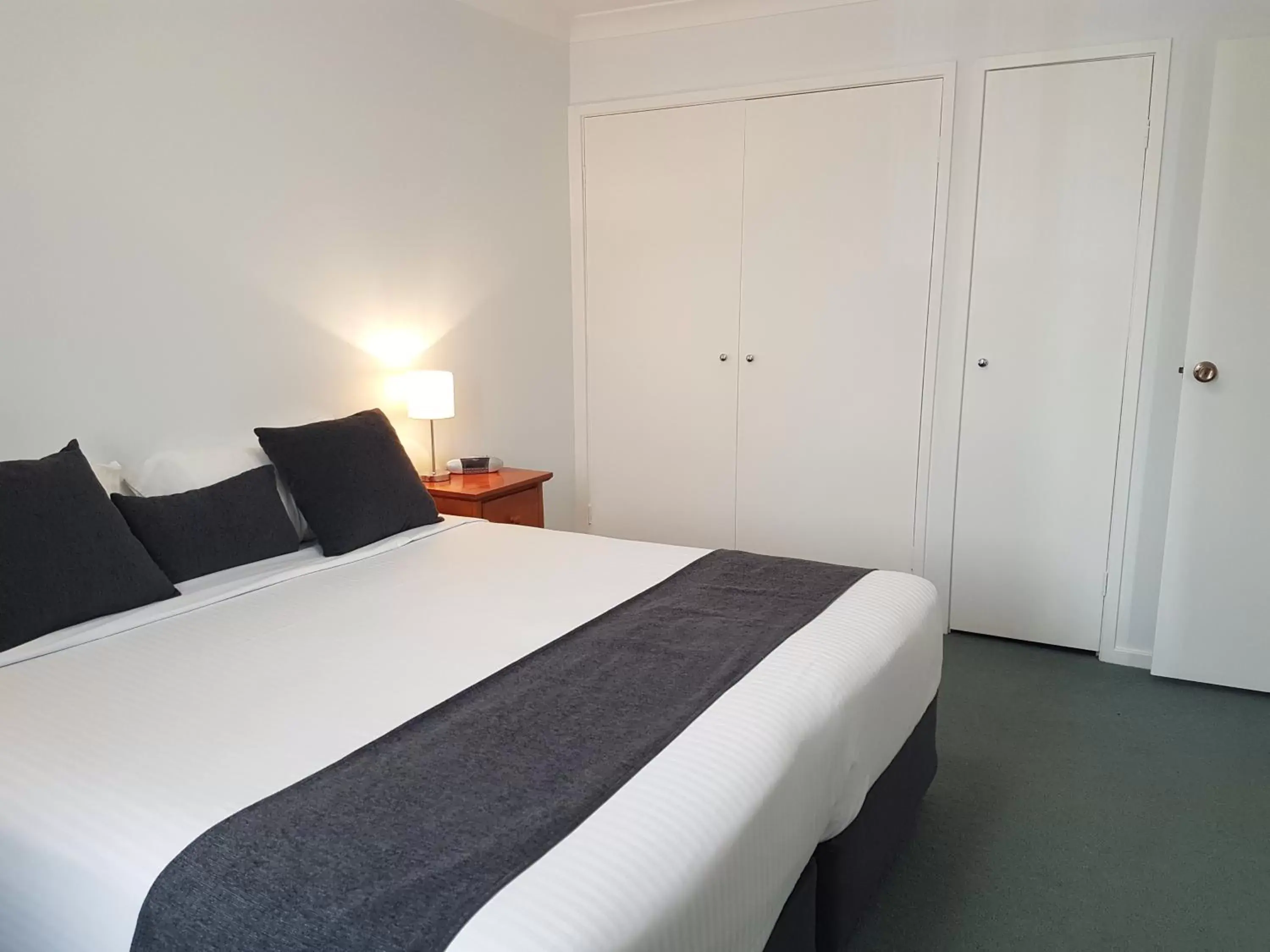 Bedroom, Bed in Mid City Motor Inn Singleton Bedroom, Bed in Mid City Motor Inn Singleton