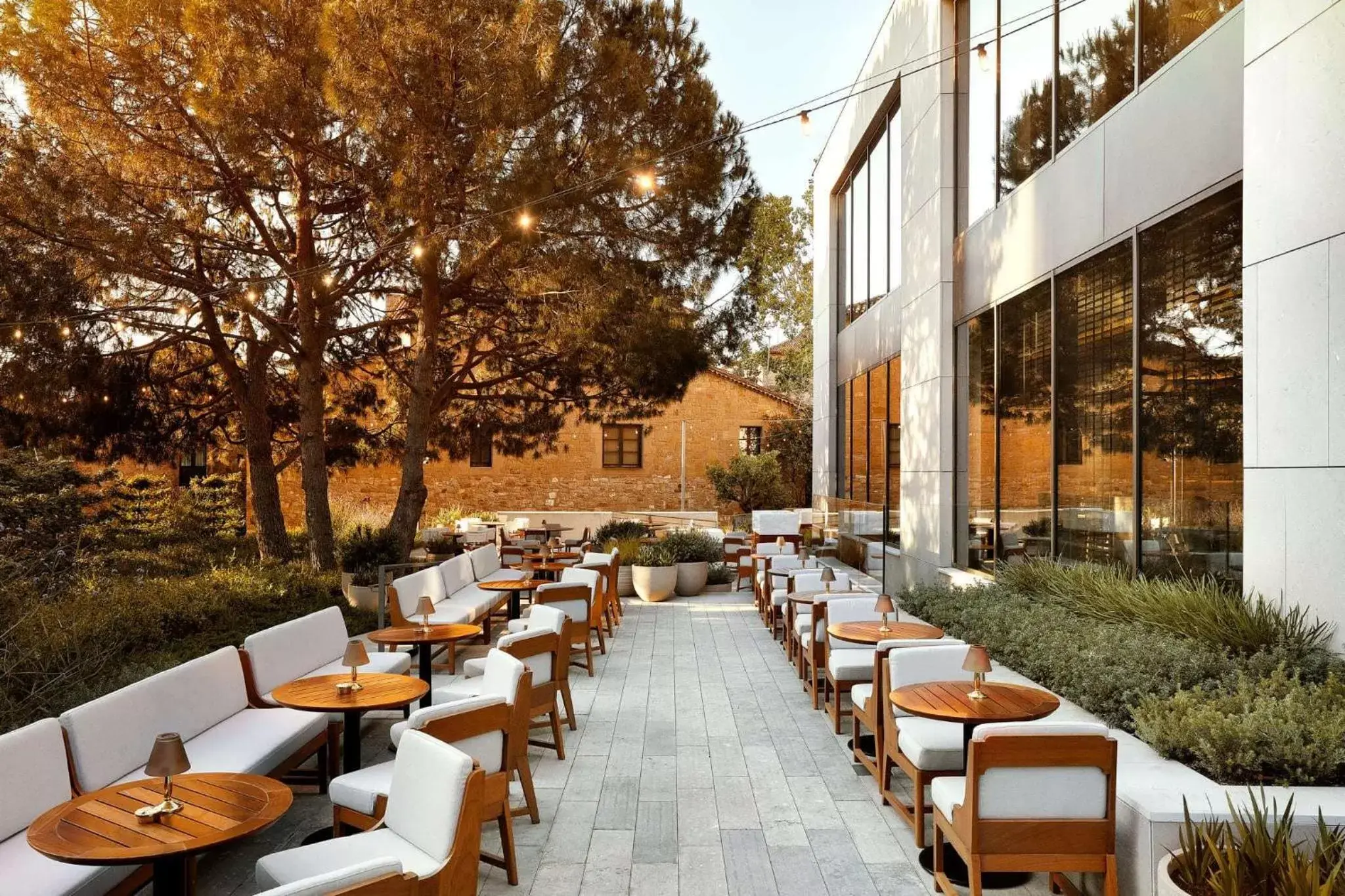 Patio, Restaurant/Places to Eat in Hotel SOFIA Barcelona, in The Unbound Collection by Hyatt