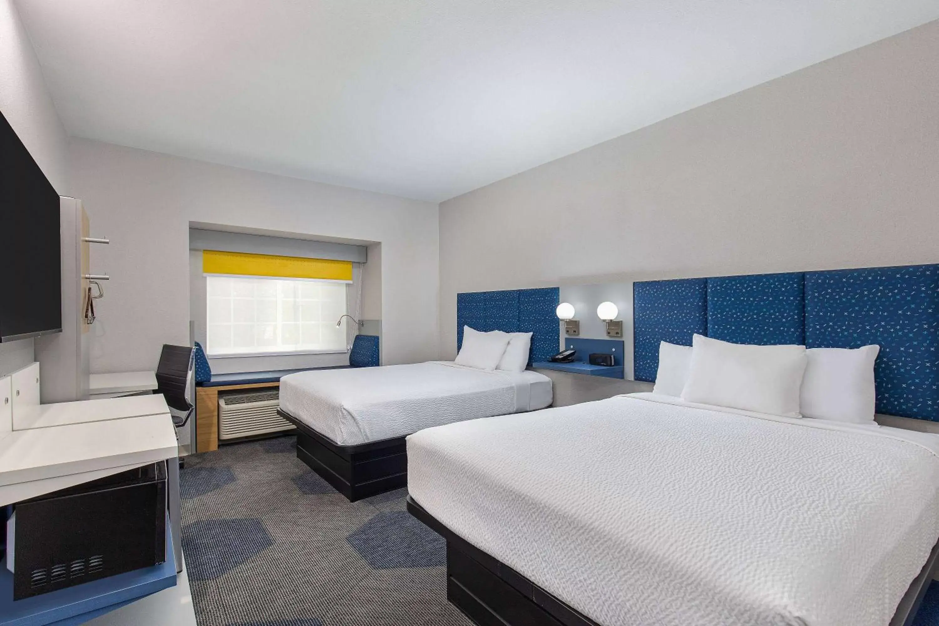 Photo of the whole room, Bed in Microtel Inn & Suites by Wyndham Manchester - Newly Renovated Photo of the whole room, Bed in Microtel Inn & Suites by Wyndham Manchester - Newly Renovated