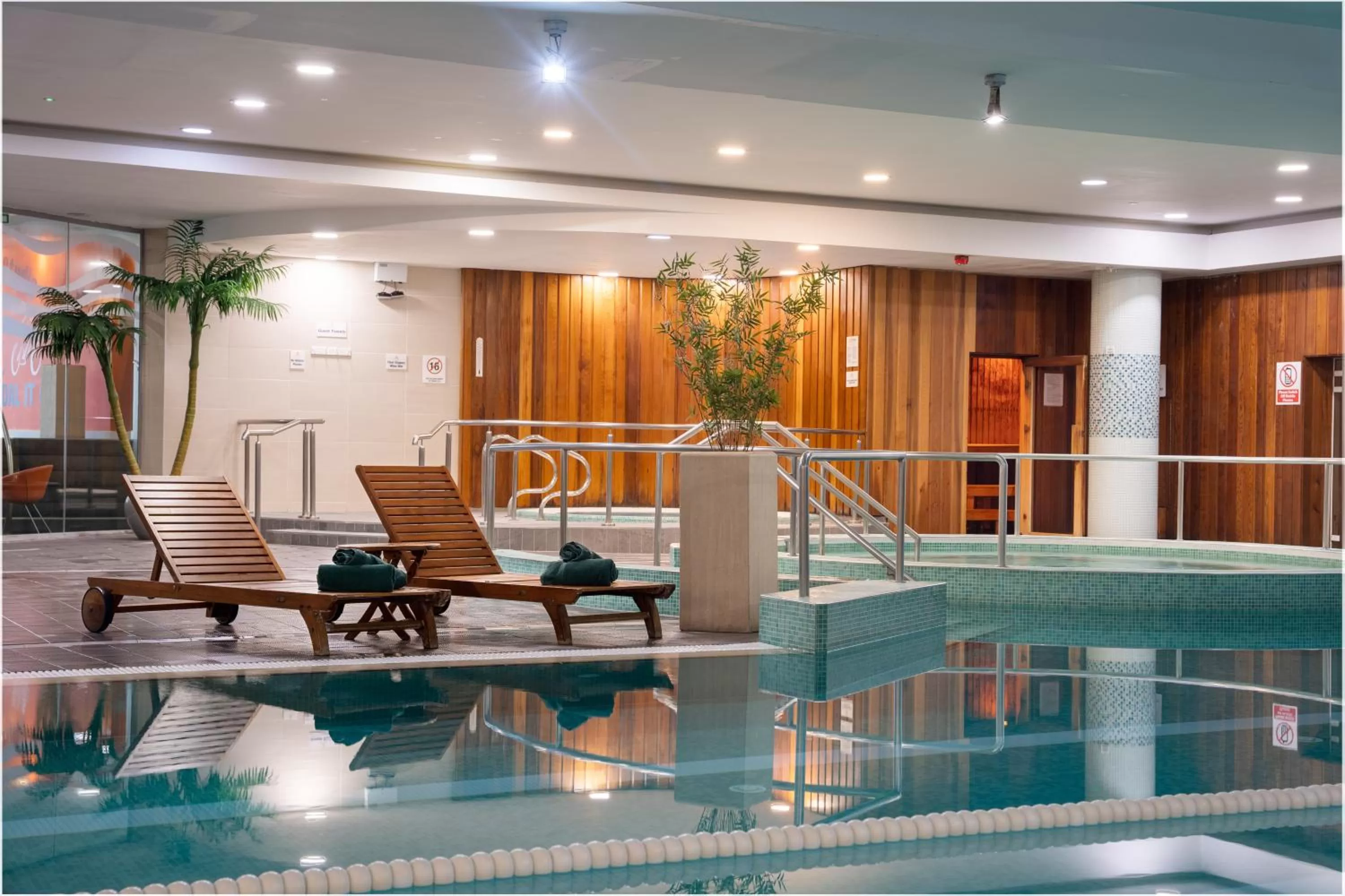 Swimming pool in Limerick Strand Hotel
