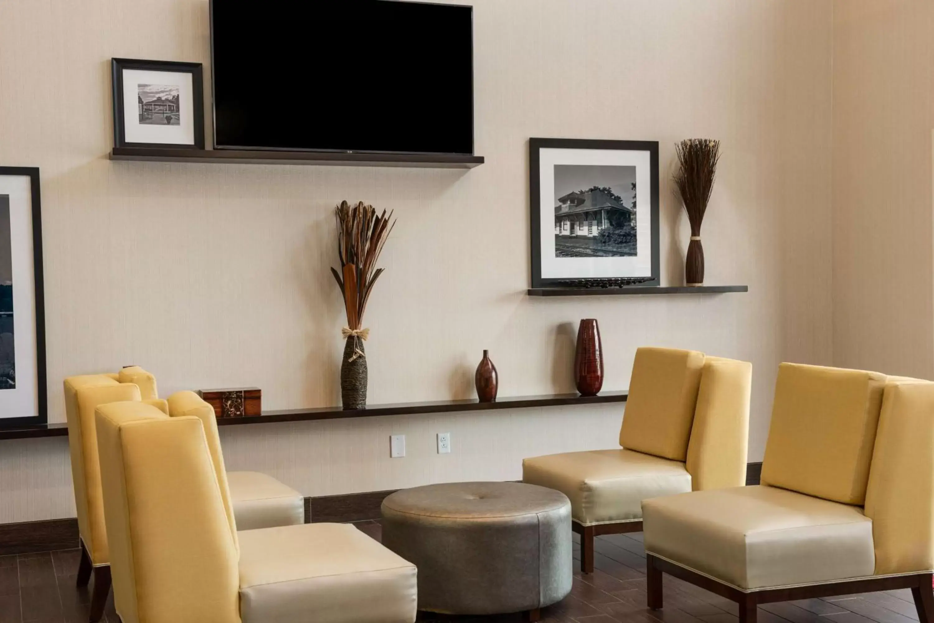 Lobby or reception, Seating Area in Hampton Inn & Suites - Lavonia, GA