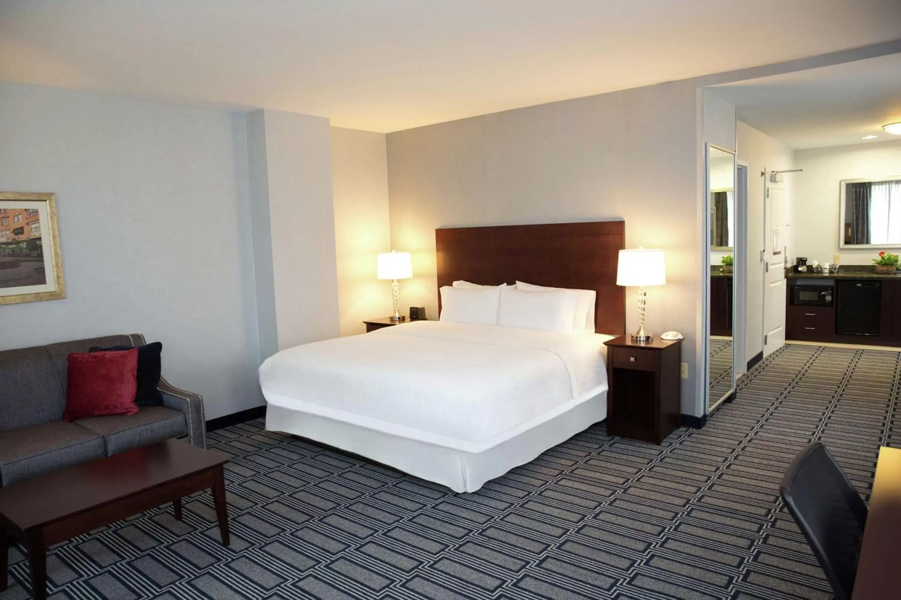 Living room, Bed in Hampton Inn & Suites Providence Downtown Living room, Bed in Hampton Inn & Suites Providence Downtown
