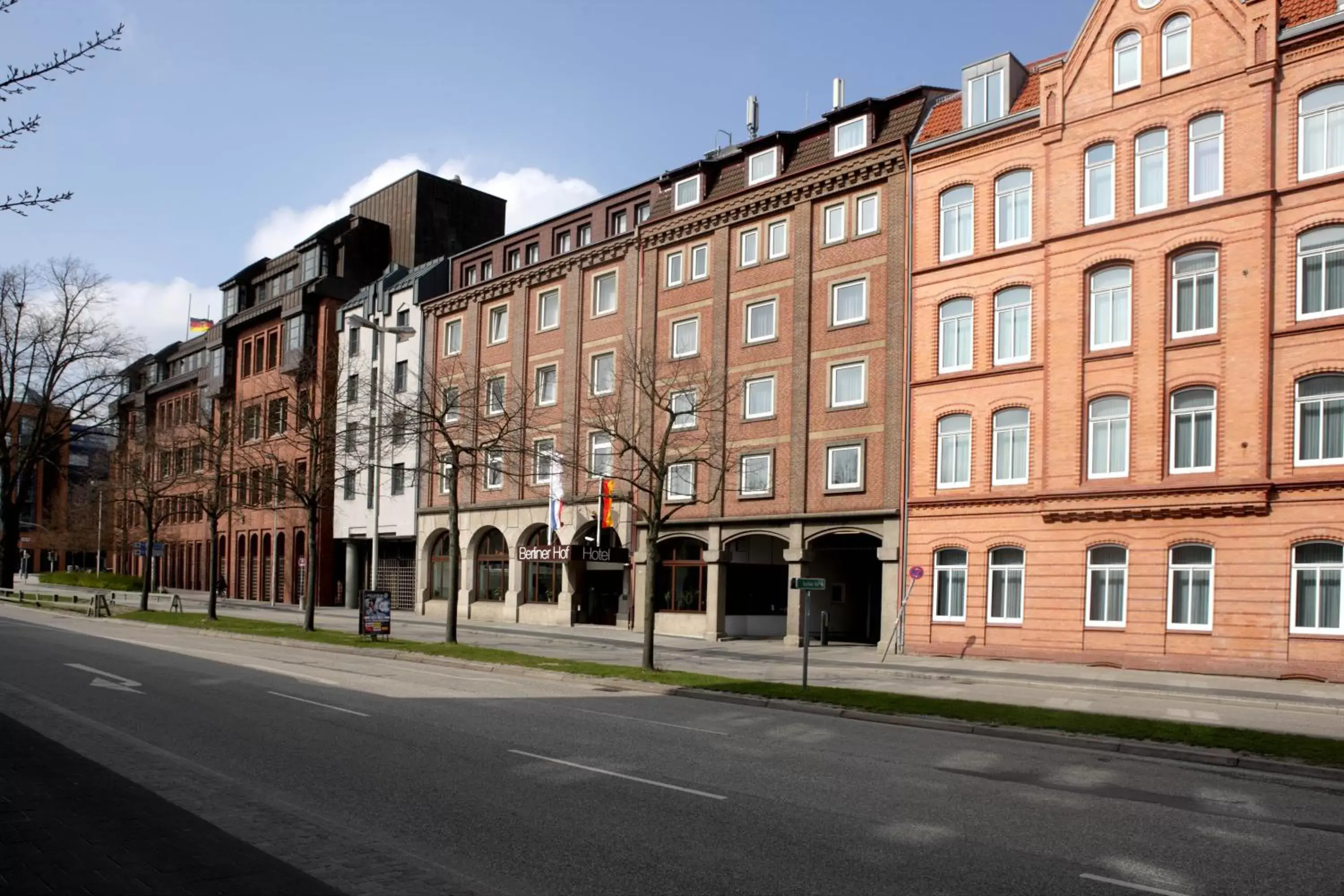 Facade/entrance, Property Building in Hotel Berliner Hof