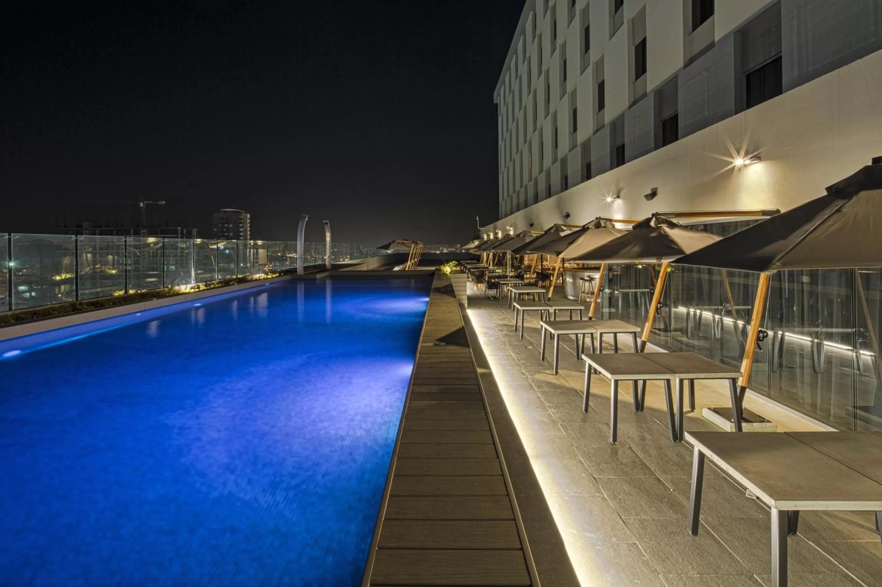 Swimming pool in Movich Buro 51