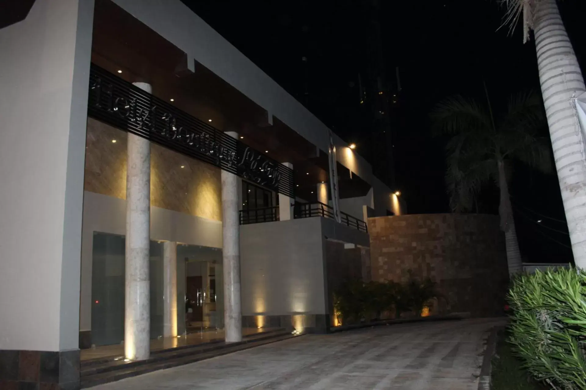Facade/entrance, Property Building in Hotel Boutique La Toja Campeche