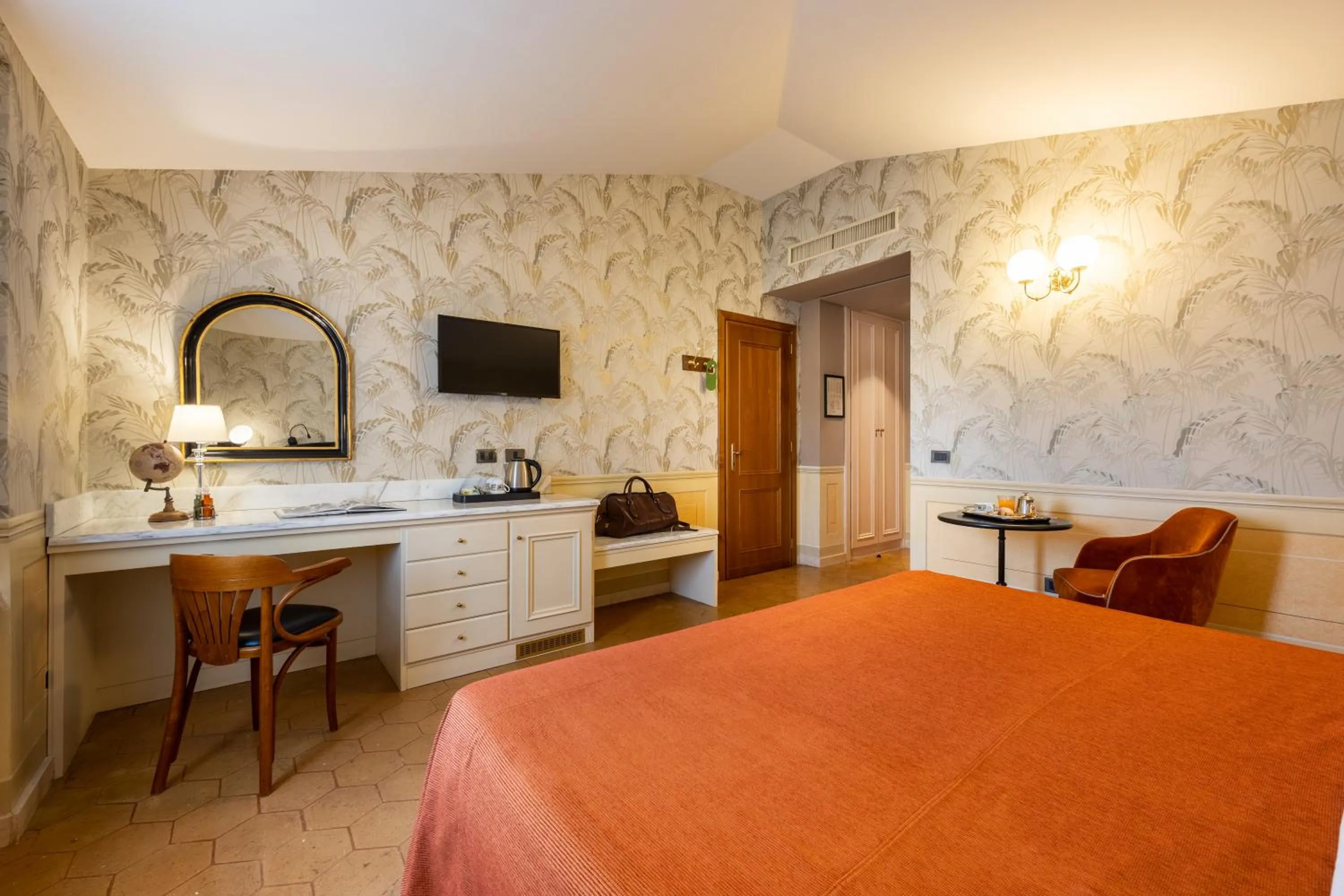 Bed in Hotel San Luca