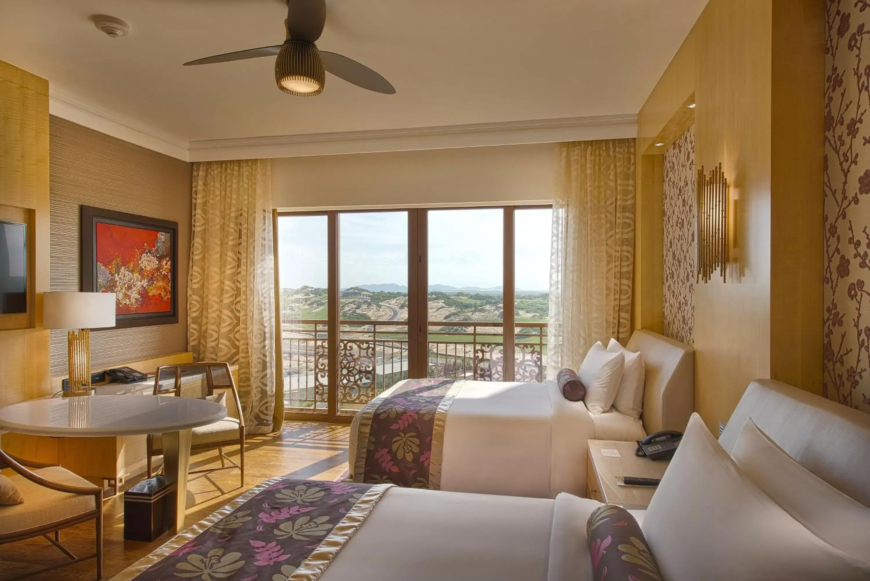 Photo of the whole room, Seating Area in InterContinental Grand Ho Tram