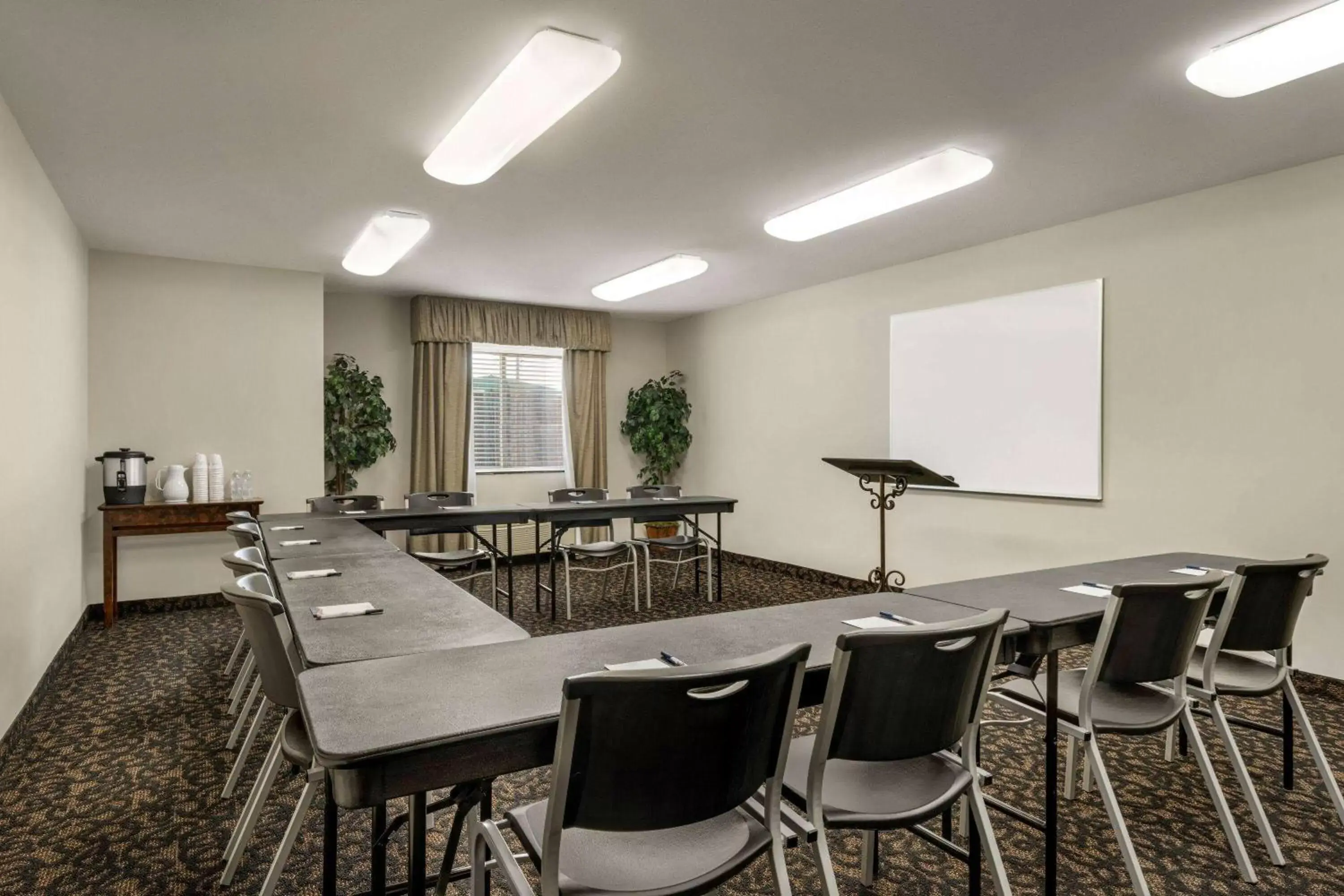 Meeting/conference room in Baymont by Wyndham Fremont