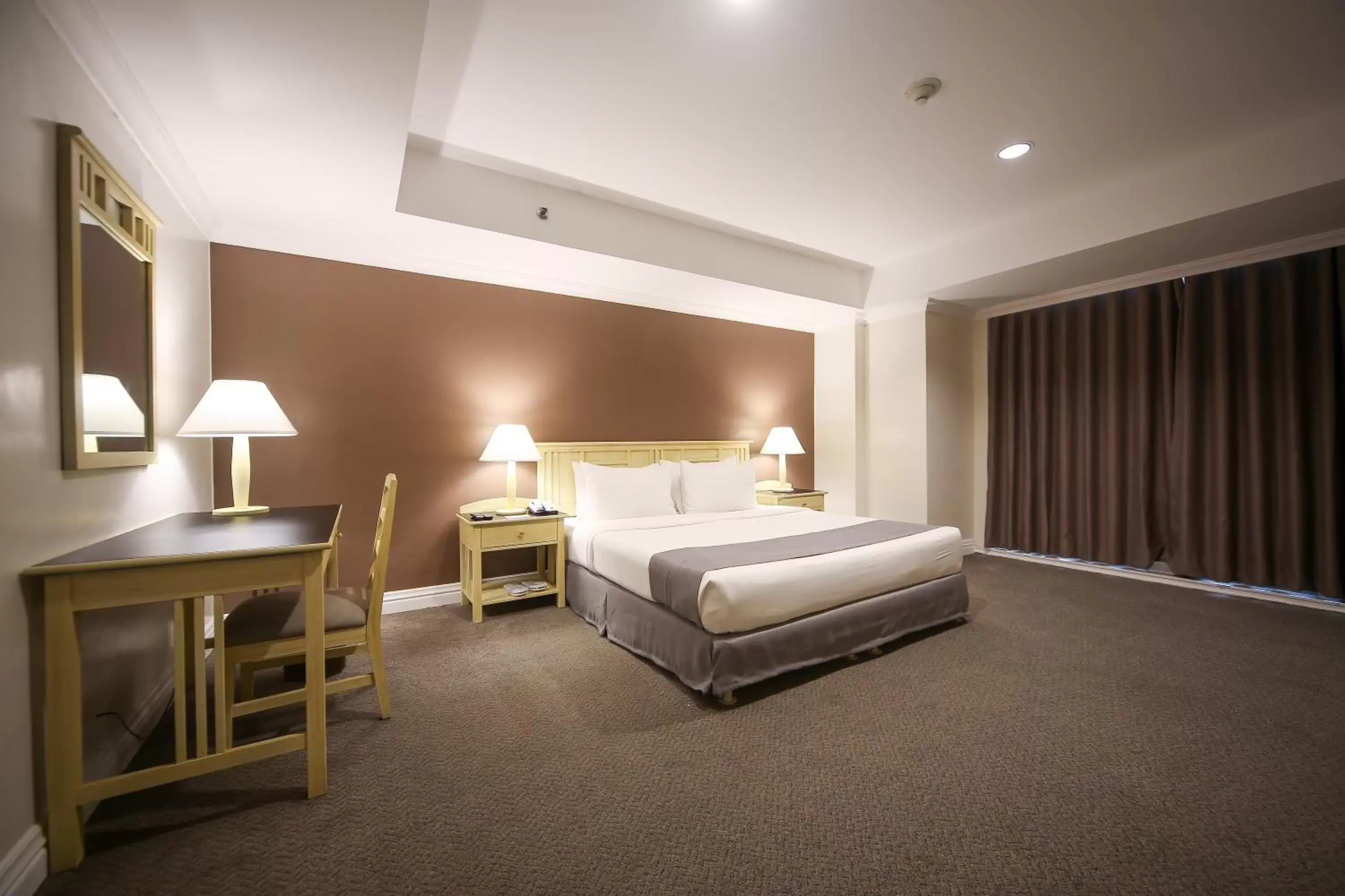 Bedroom, Bed in Infinity Tower Suites