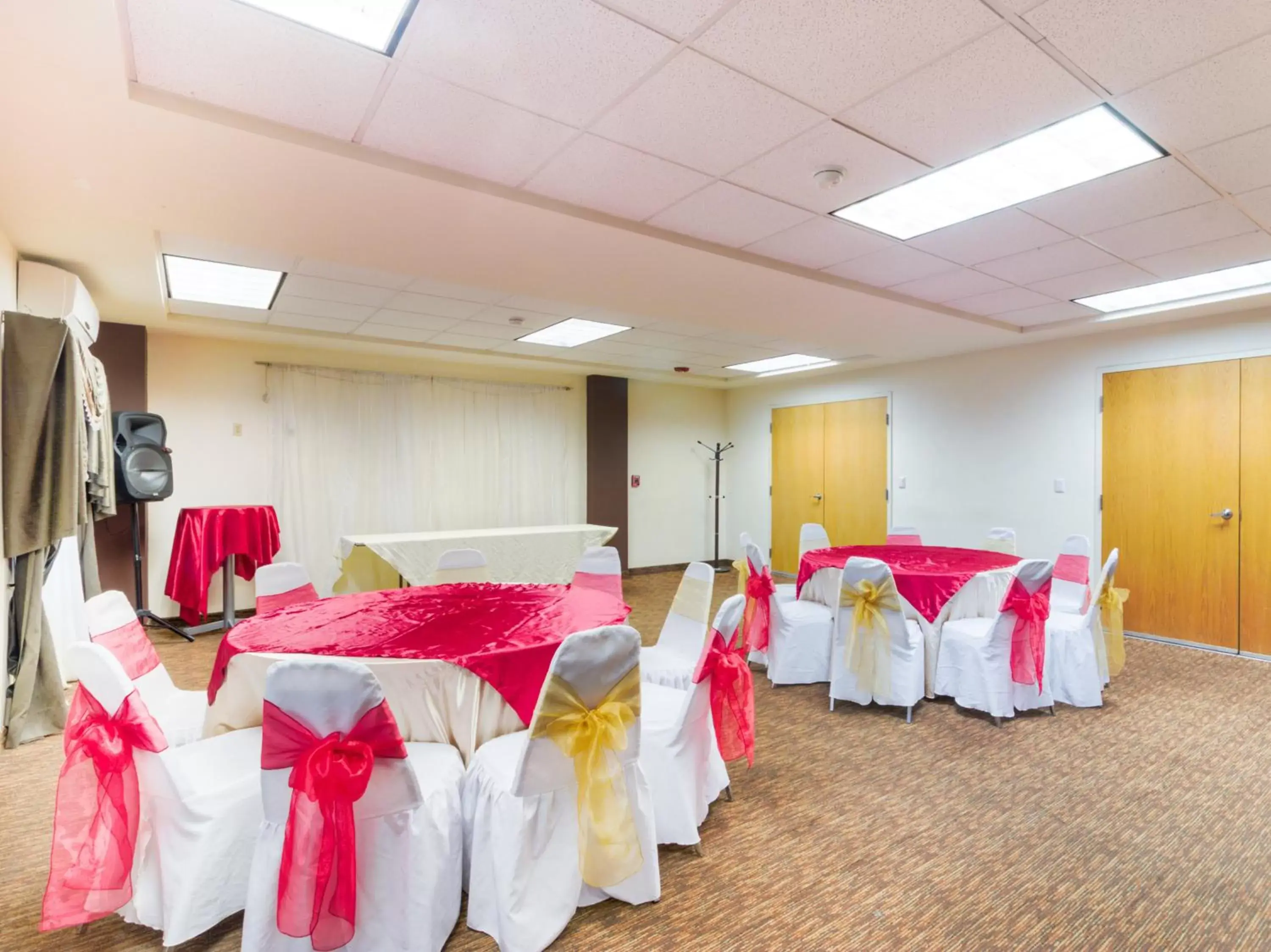 Business facilities, Banquet Facilities in Capital O Hotel Herederos, Piedras Negras