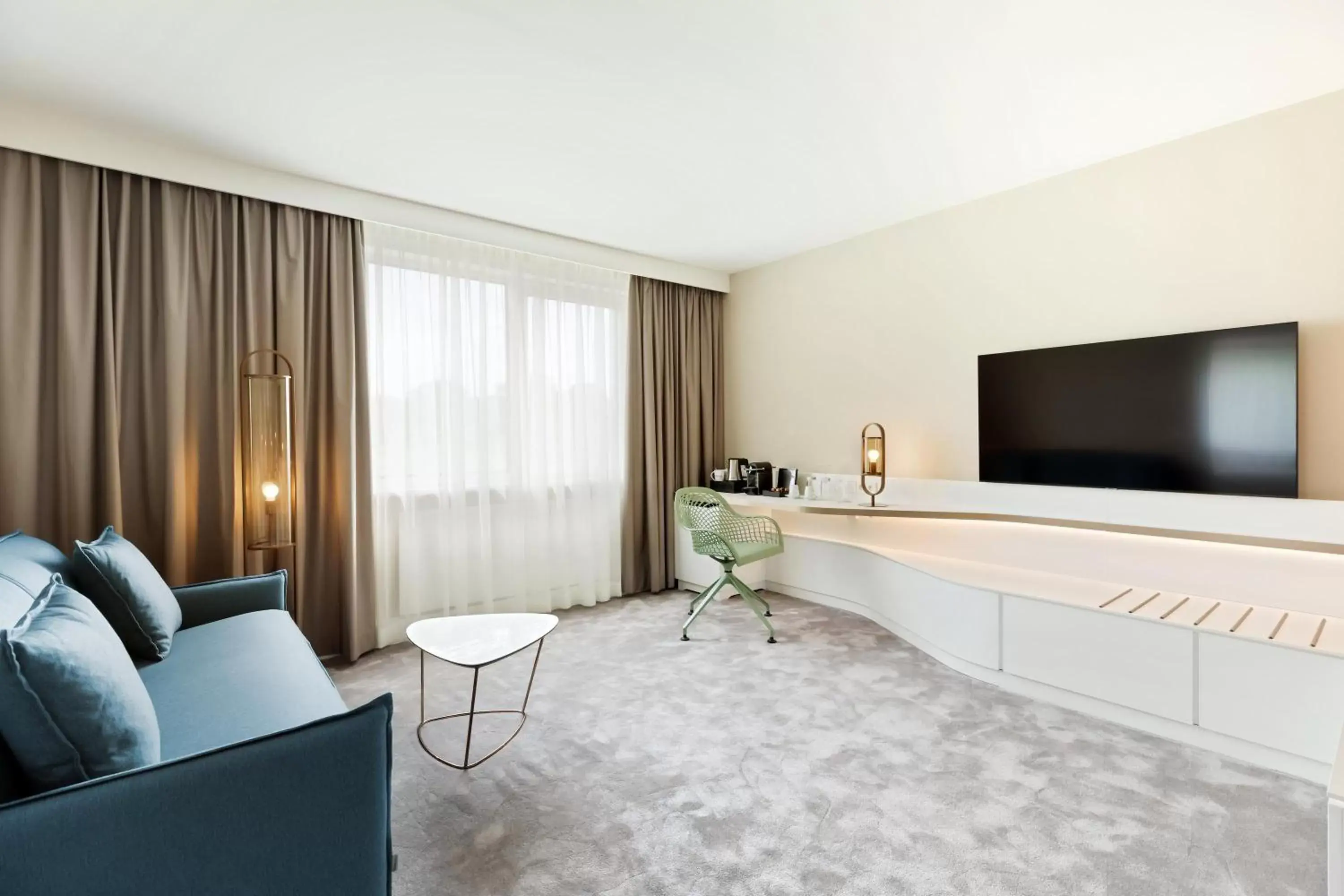 Photo of the whole room, TV/Entertainment Center in Austria Trend Hotel Bosei Wien