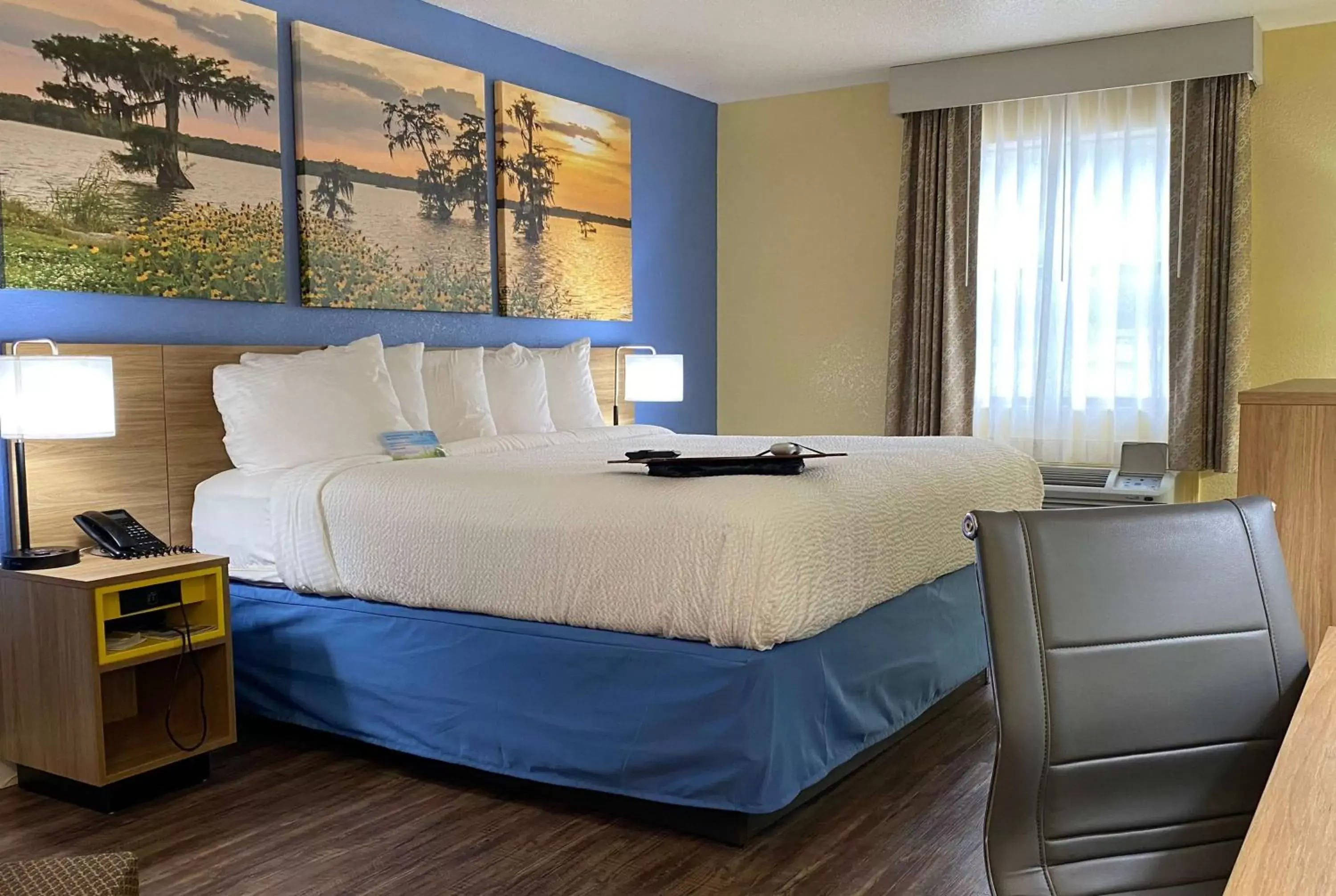 Photo of the whole room, Bed in Days Inn by Wyndham Fordyce Photo of the whole room, Bed in Days Inn by Wyndham Fordyce