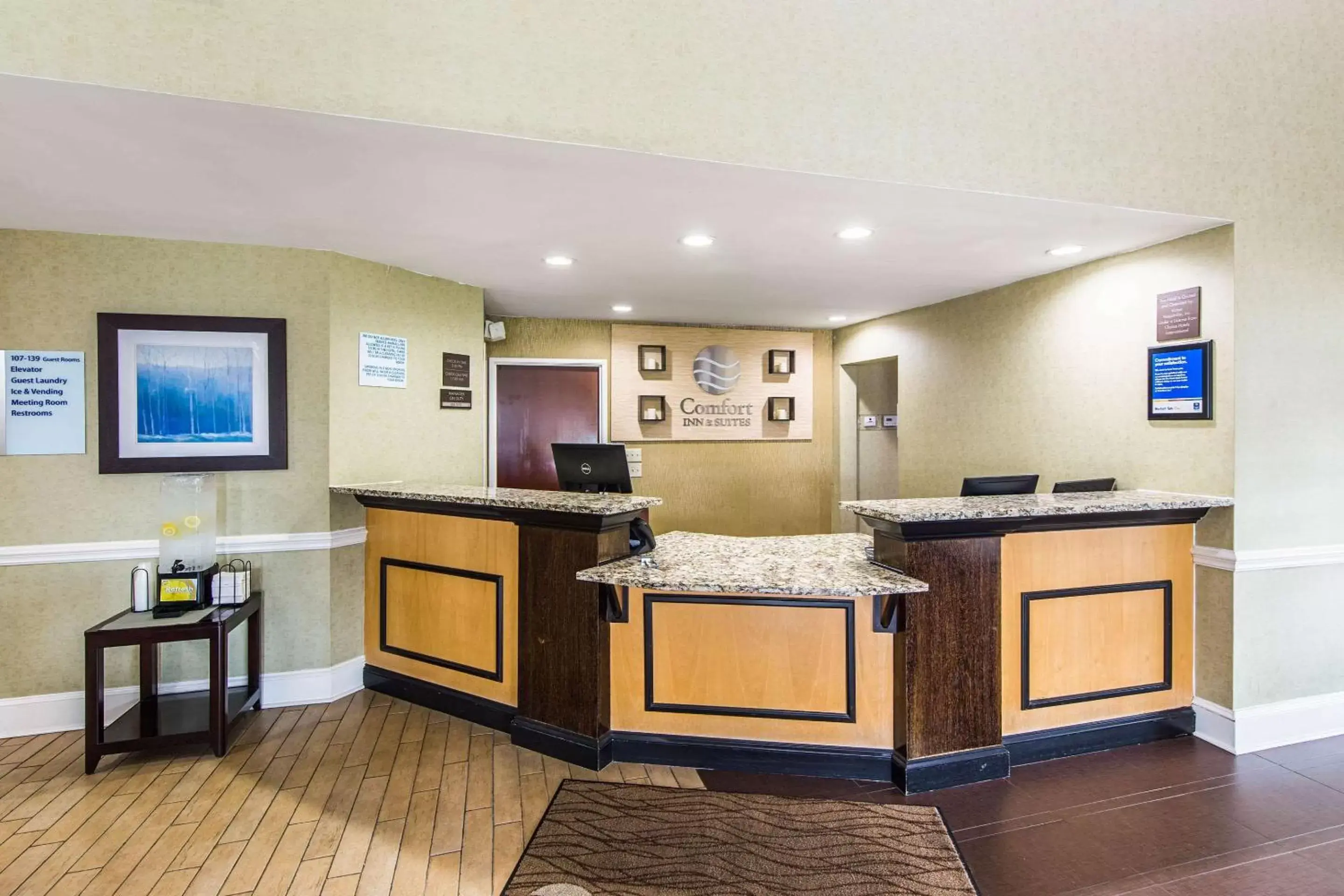 Lobby or reception in Comfort Inn & Suites Greenwood near University Lobby or reception in Comfort Inn & Suites Greenwood near University