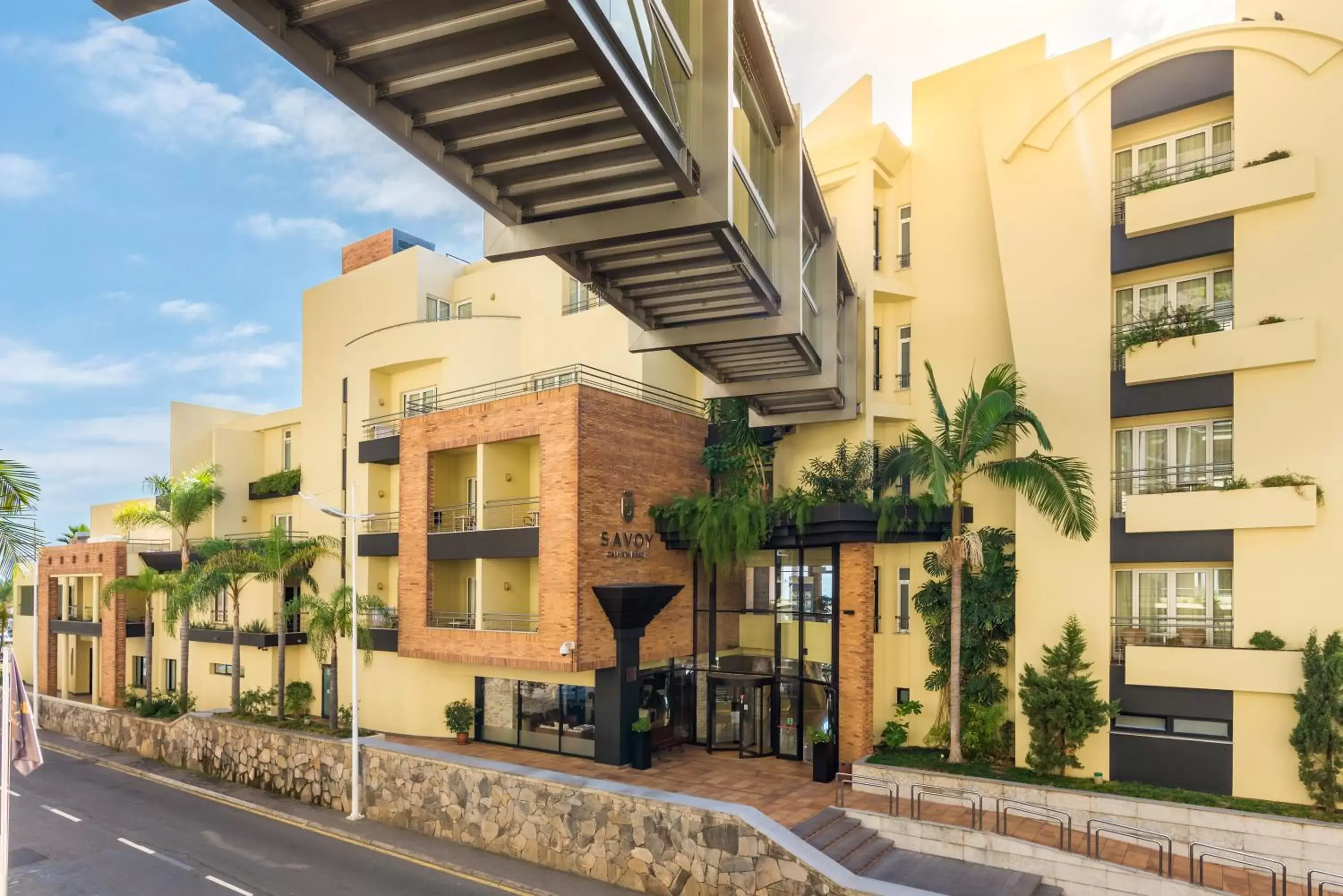 Facade/entrance, Property Building in Calheta Beach - All-inclusive - Savoy Signature