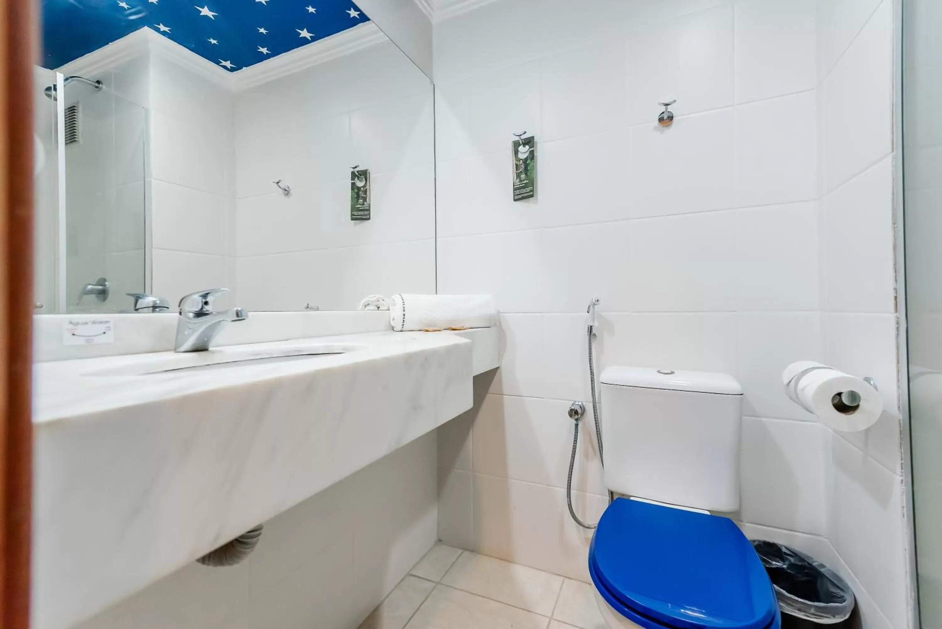 Bathroom in ibis Styles Ribeirao Preto Maurilio Biagi