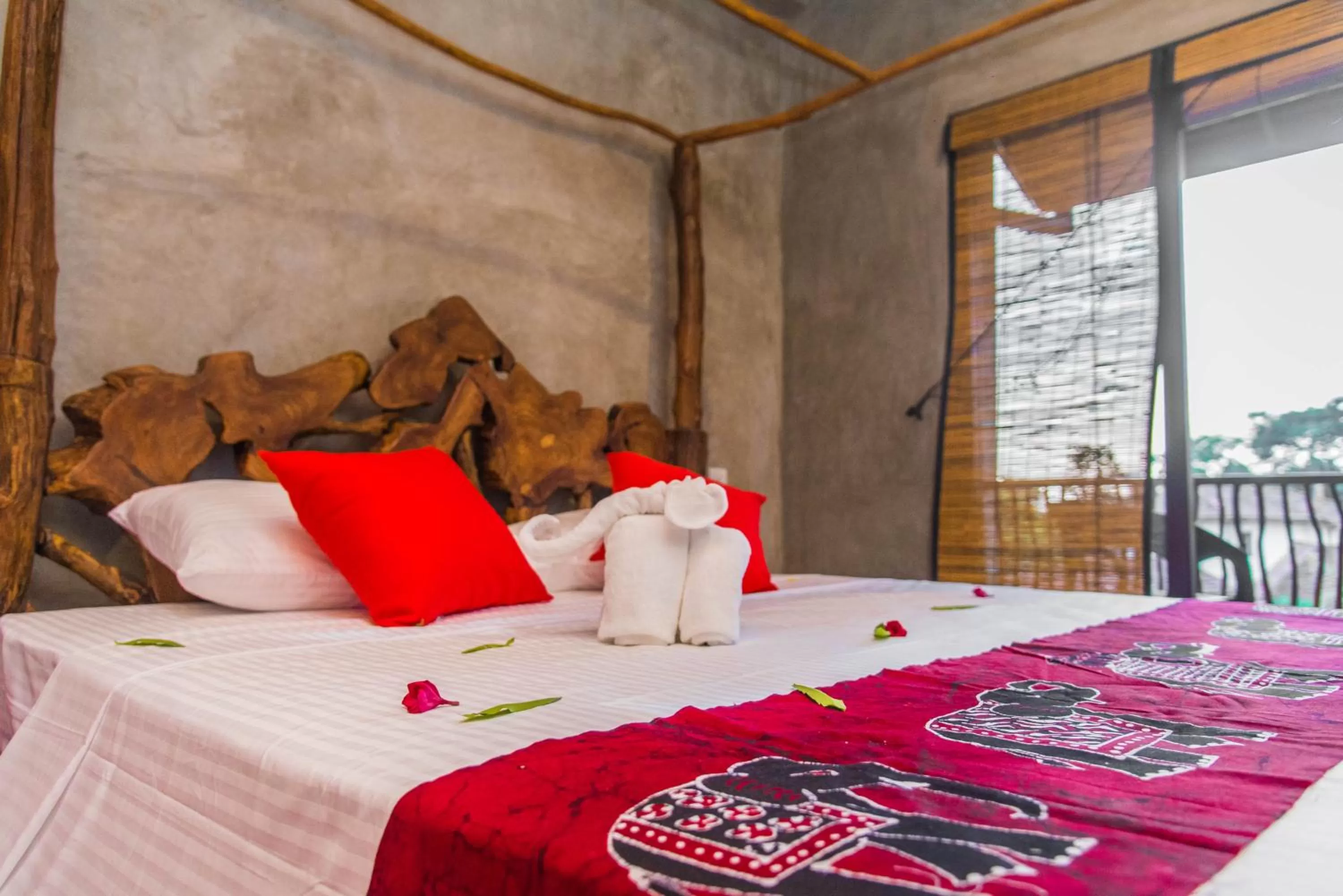 Bed in Negombo Boutique Villa